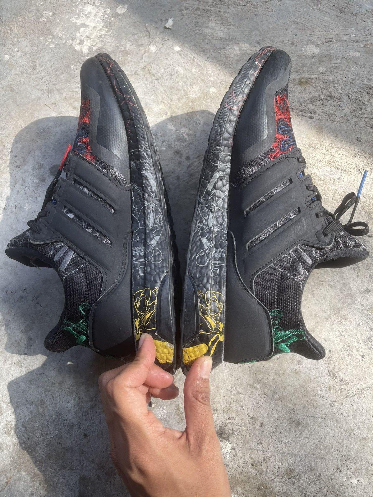Adidas Disney x adidas UltraBoost 'Goofy' FV6050 Size US 10 / EU 43 - 8 Thumbnail
