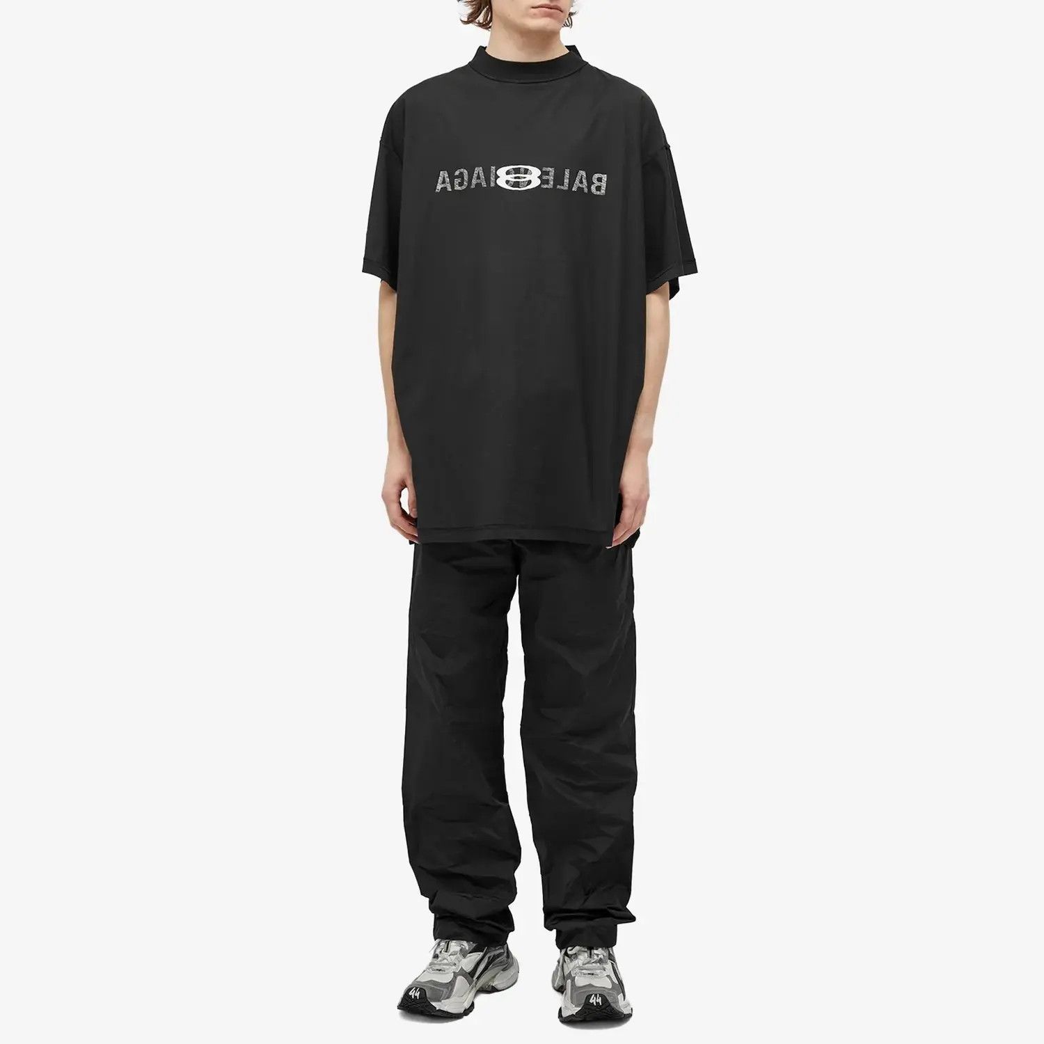 Balenciaga o1la1rc1a0625 Inside-Out BB Classic T-Shirt Oversized Black Size US S / EU 44-46 / 1 - 4 Thumbnail