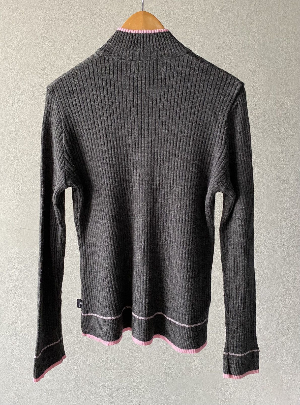 Courreges Courrèges Charcoal Ribbed Zip-Up Cardigan with Pink Trim. Size XS / US 0-2 / IT 36-38 - 2 Thumbnail