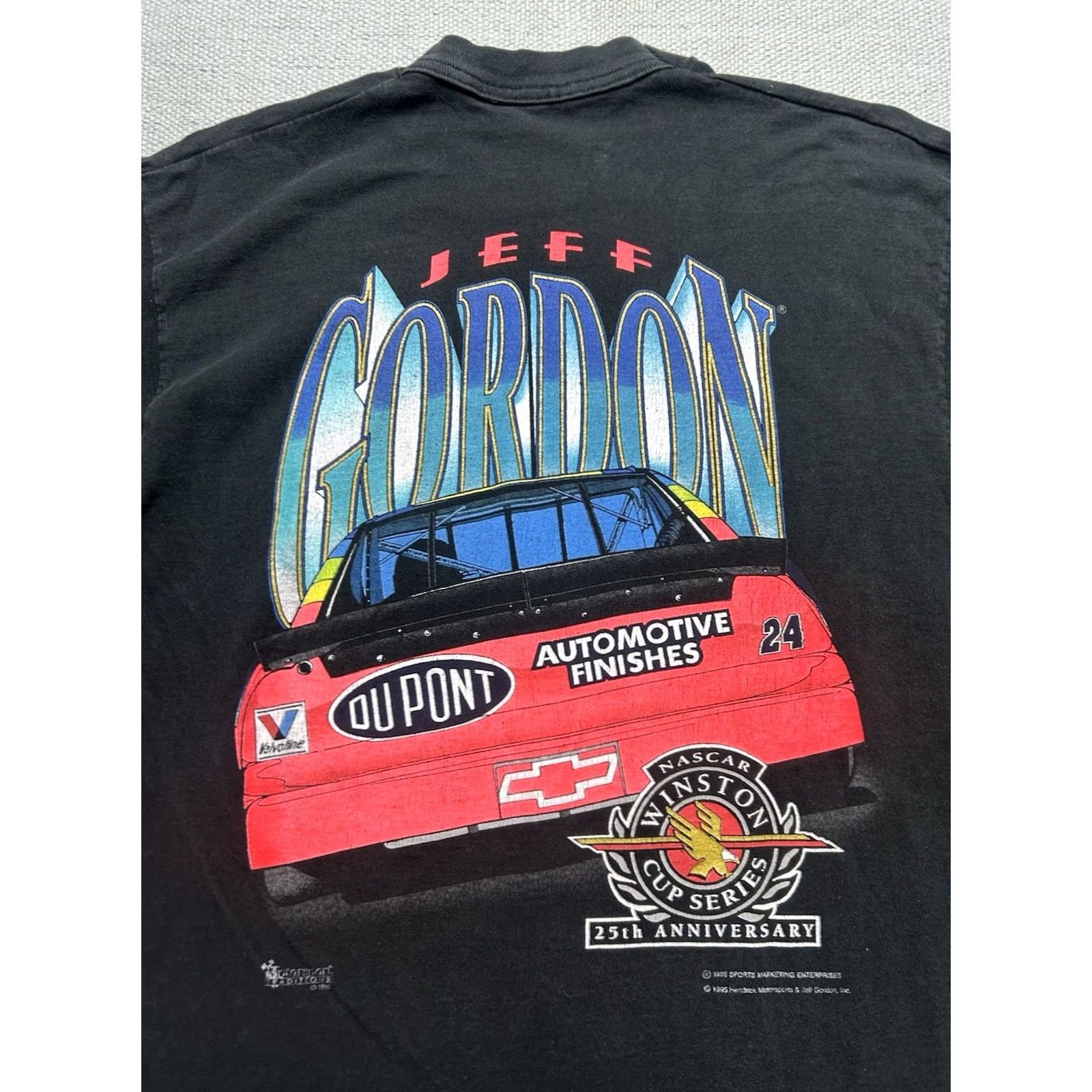 Vintage VINTAGE 90s T SHIRT NASCAR Jeff Gordon Winston Cup 1995 Single Stitch Large Black Mens T-Shirt (L) Size US L / EU 52-54 / 3 - 8 Thumbnail
