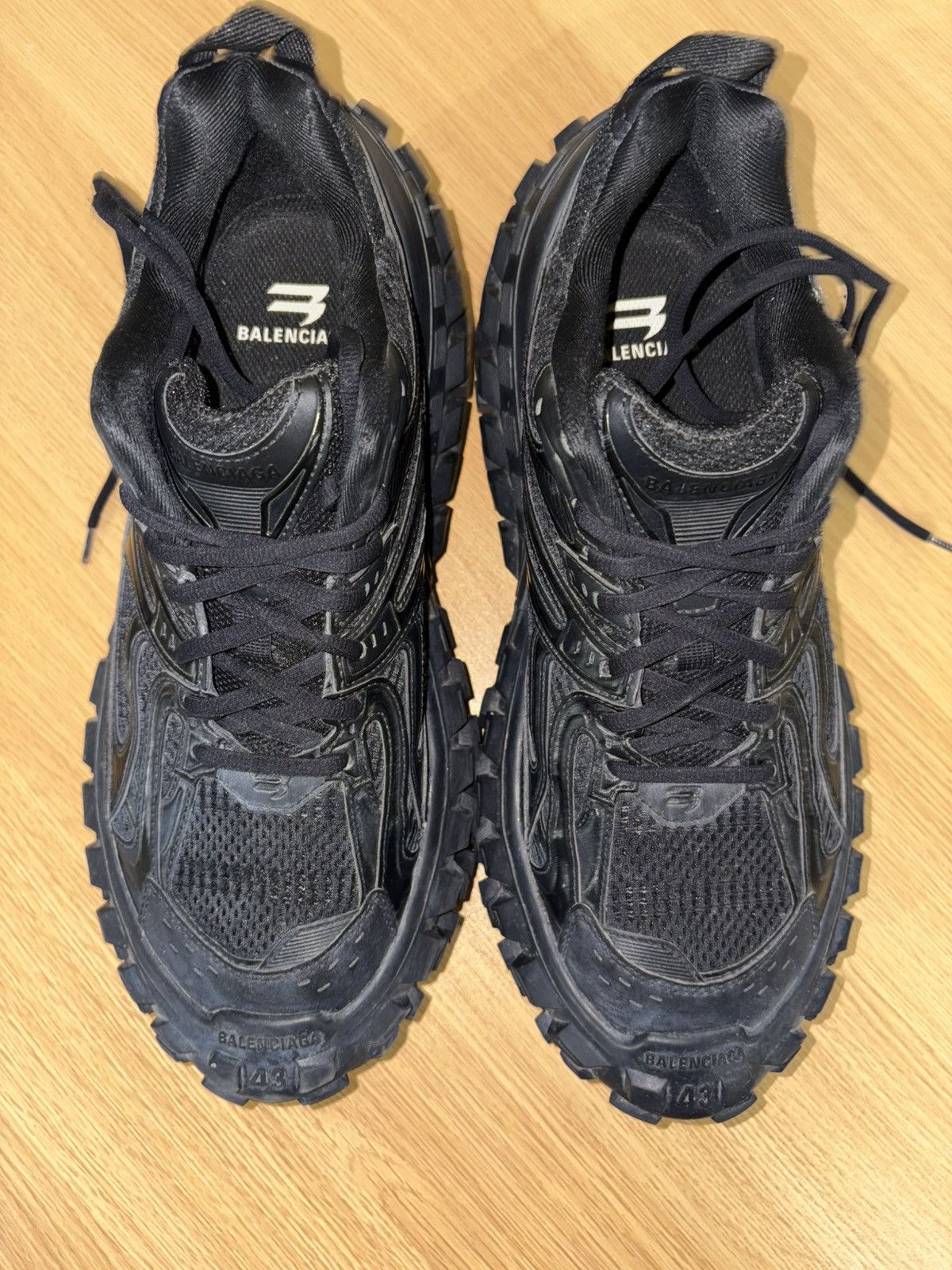 Balenciaga Balenciaga defender/bouncer size 10/43 | Grailed
