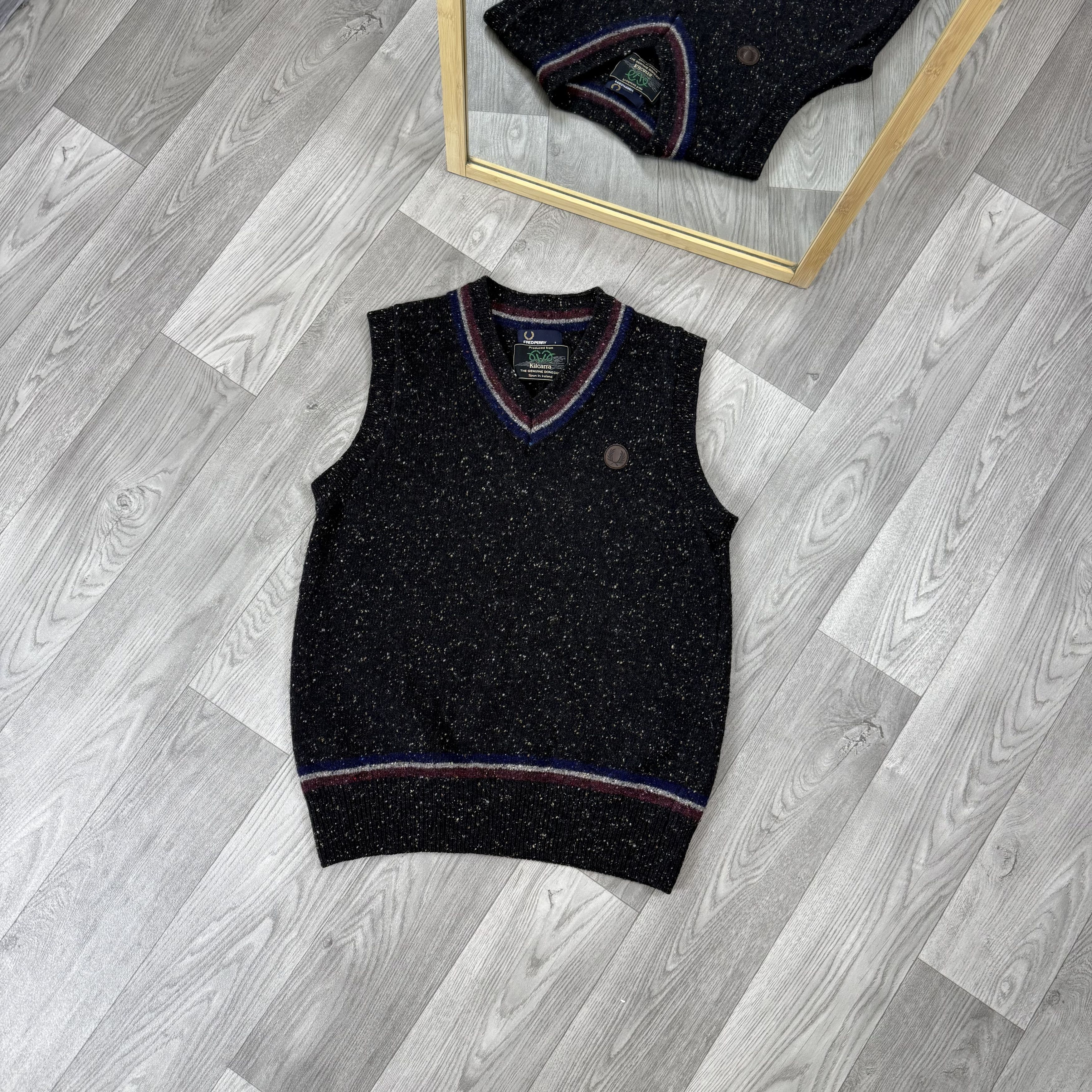 Fred Perry Vintage Fred Perry 90s Kilcarra Wool Knit Sweater Vest Size US L / EU 52-54 / 3 - 1 Thumbnail