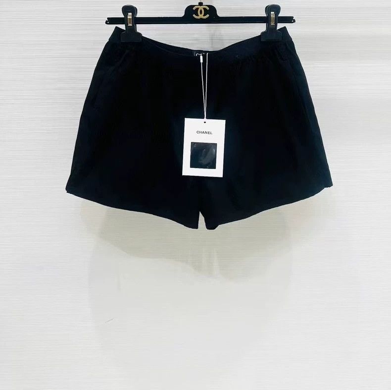 Chanel Chanel 24S waist logo elastic waist shorts Size 25" / US 0 / IT 36 - 1 Thumbnail