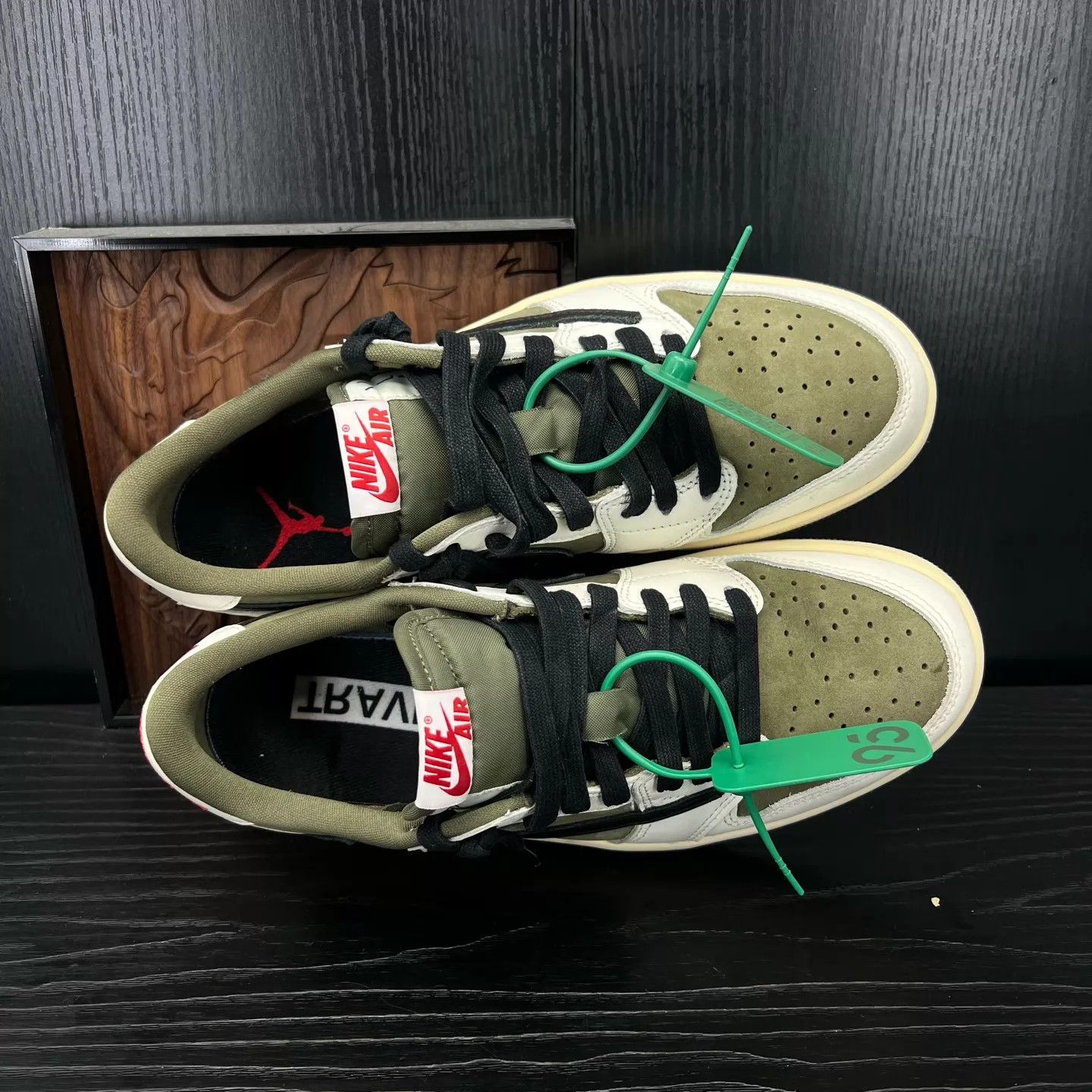 Nike Air Jordan 1 Low TS Olive Khaki Like New Size US 8.5 / EU 41-42 - 7 Thumbnail