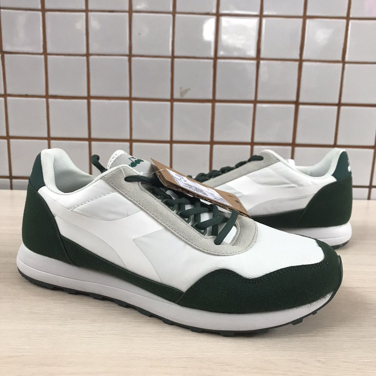 Diadora Diadora Fabien Casual Trainner Shoes Green Suede nylon new Size US 8 / EU 41 - 1 Thumbnail