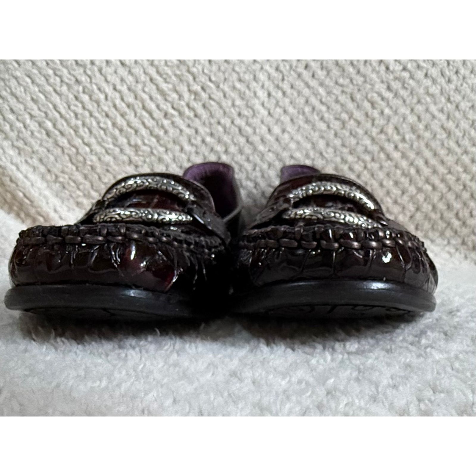 Brighton Brighton 8 1/2 Dark Brown Croc Embossed Leather Loafers Size US 8.5 / IT 38.5 - 2 Thumbnail