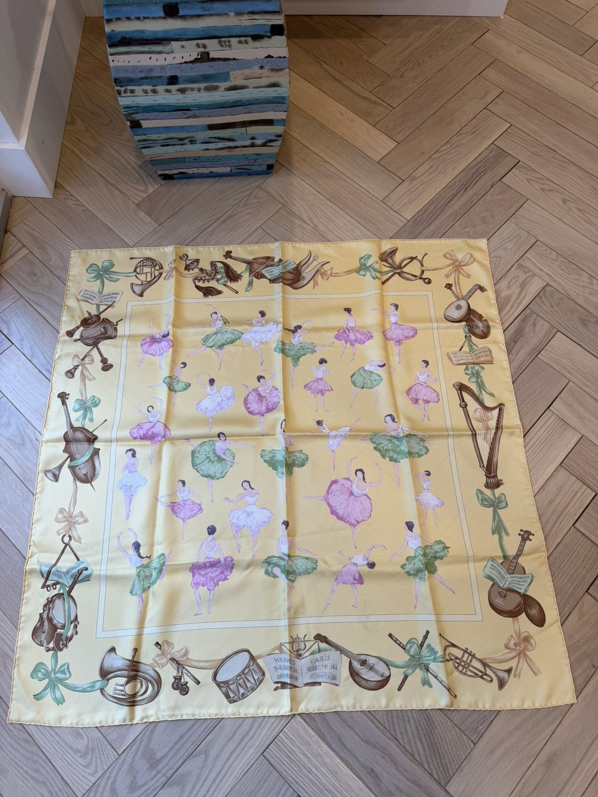 Hermes VINTAGE HERMÈS “LA DANSE” 100% SILK SCARF Size ONE SIZE - 1 Thumbnail
