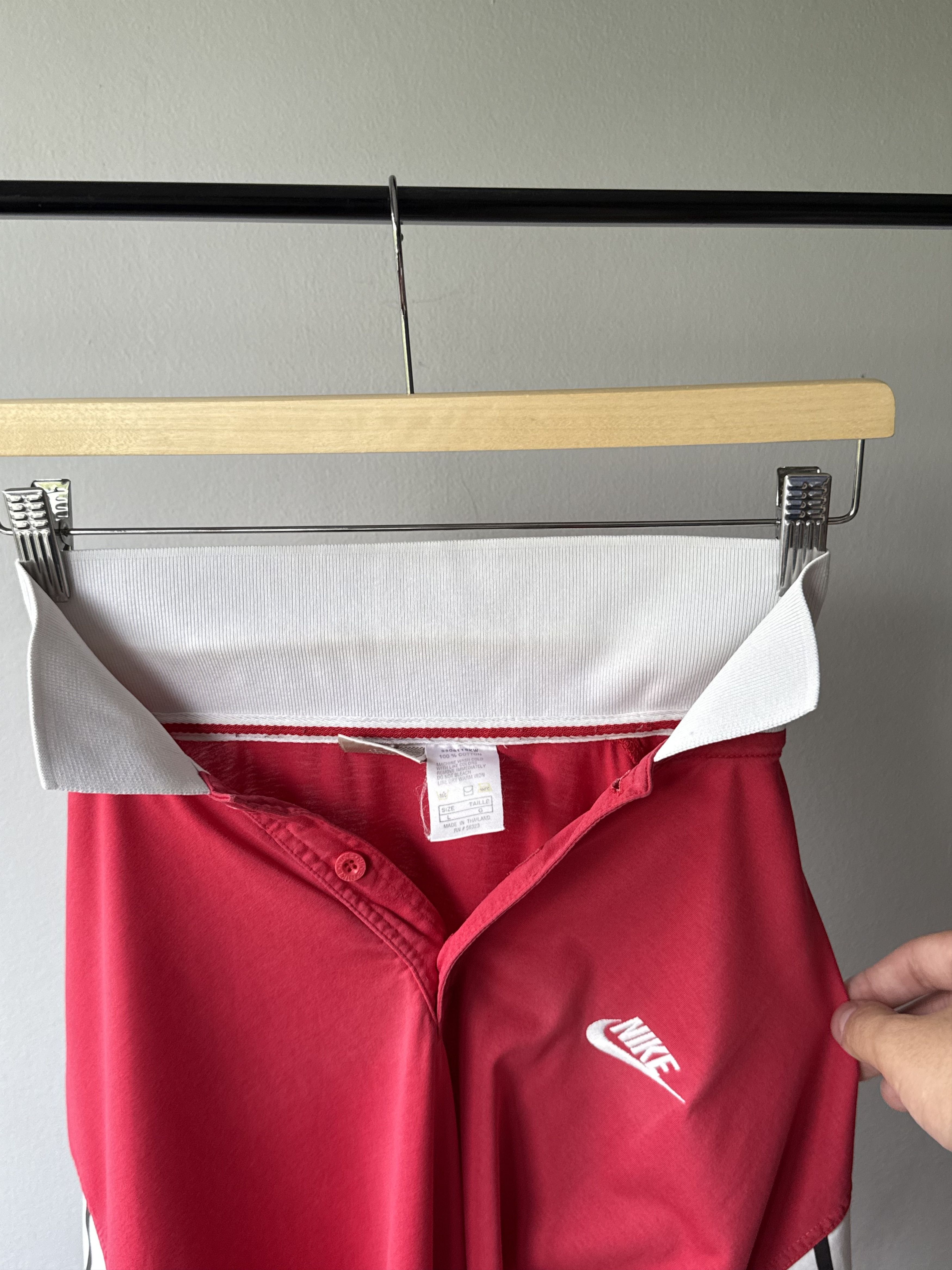 Nike Vintage Nike Supreme Court Striped Sleeves Red Polo Shirt Size US L / EU 52-54 / 3 - 10 Thumbnail