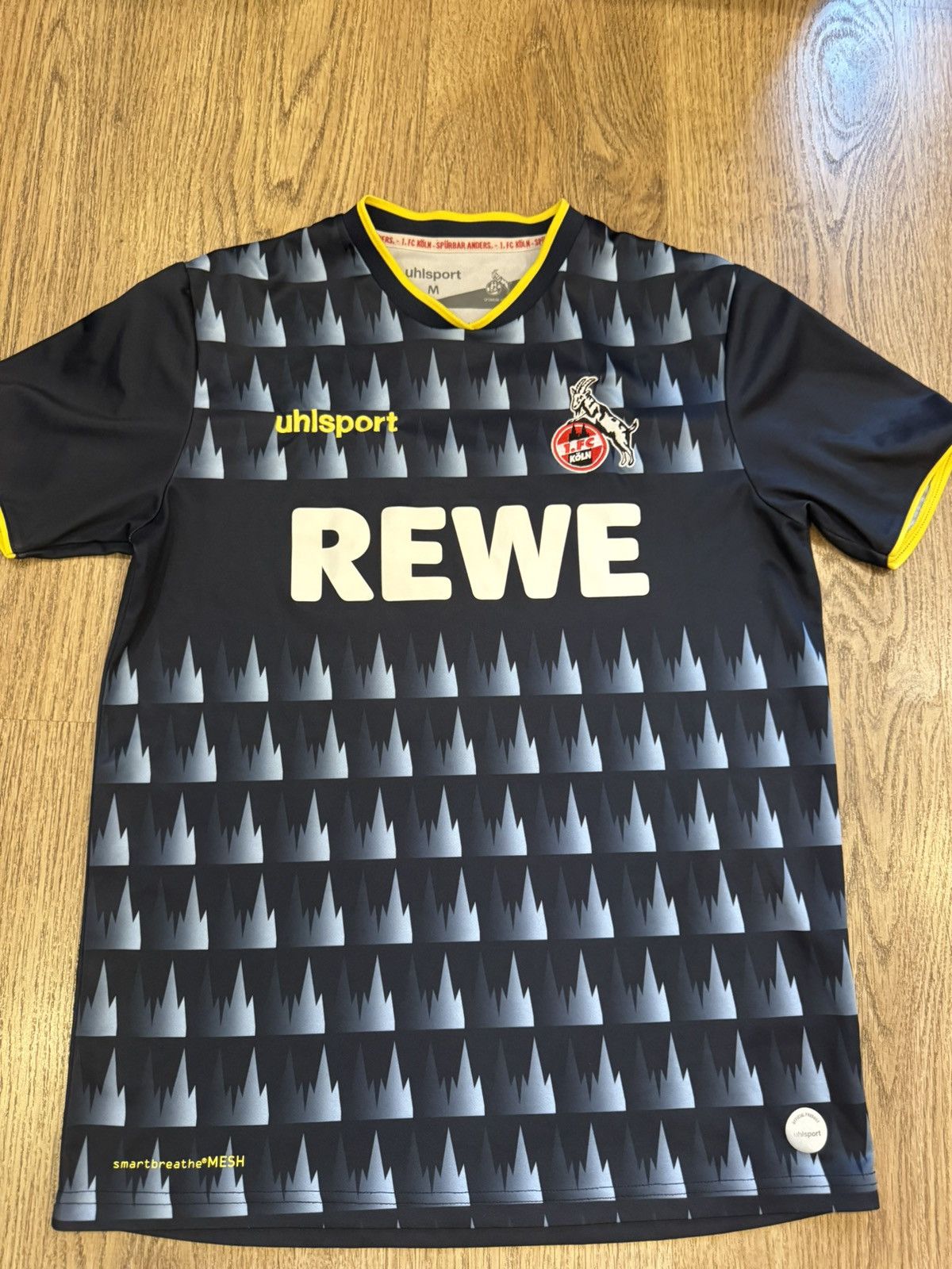 Other 1.FC KOLN GERMANY UHLSPORT 2019/2020 FOOTBALL SHIRT SIZE M Size US M / EU 48-50 / 2 - 1 Thumbnail