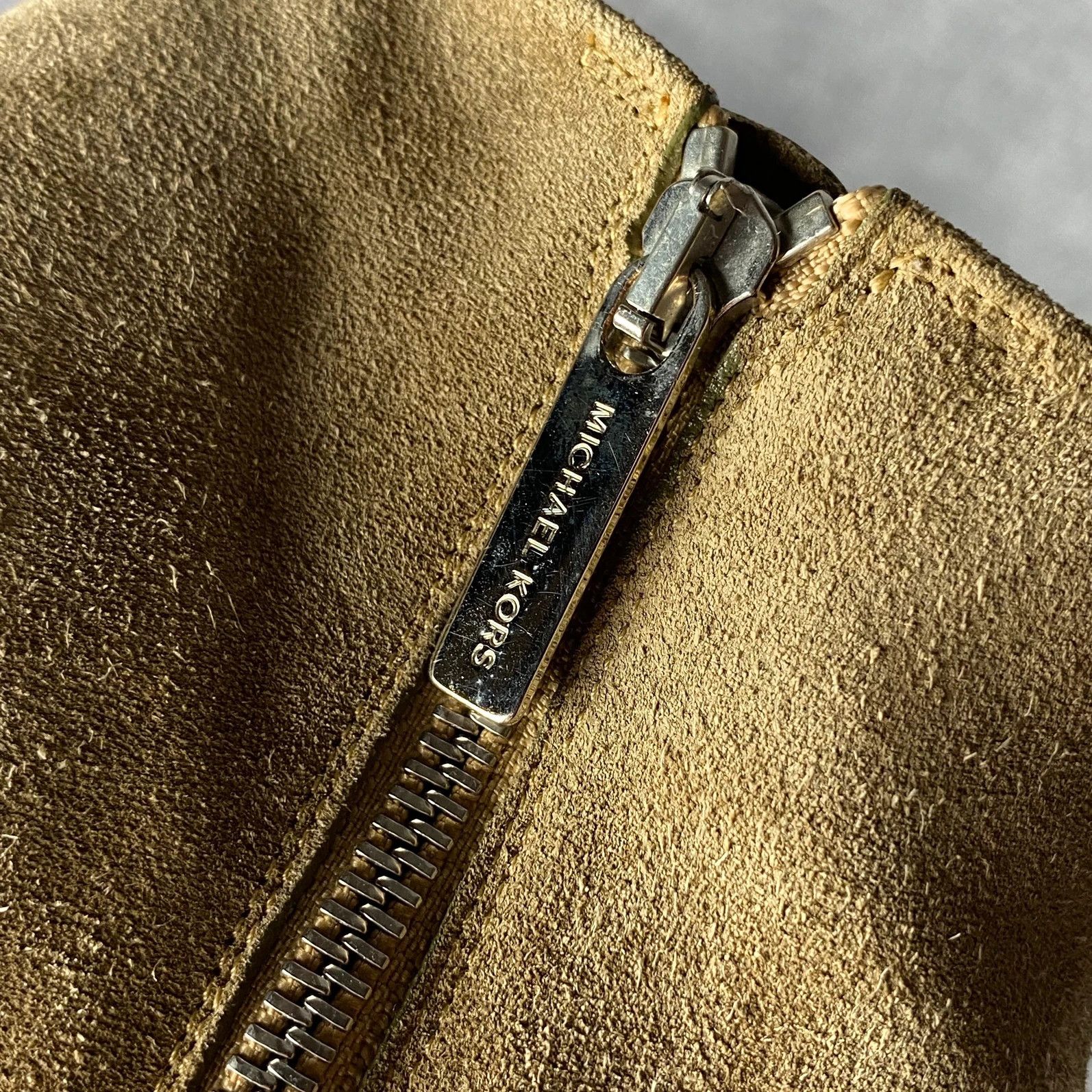Designer × Michael Kors Michael Kors beige suede hills with zipper Size US 10 / IT 40 - 8 Thumbnail