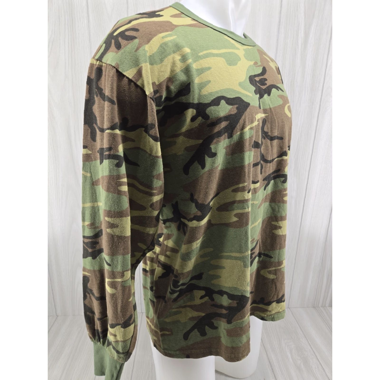 Rothco Rothco Woodland Long Sleeve Camo T-Shirt XL Men, Multicolor, Colorful, Camouflage, T-shirt, Regular Fit Size US XL / EU 56 / 4 - 5 Thumbnail