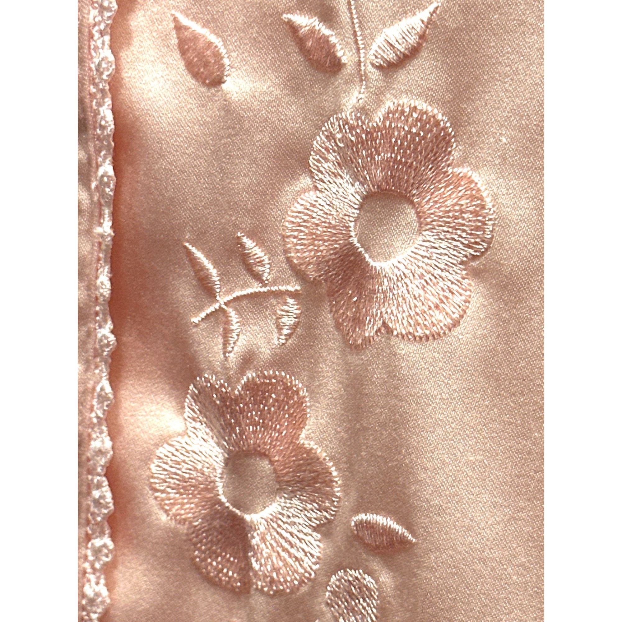 Other Nordstrom Intimates Size L Blush Pink Satin Embroidered Flor Size L / US 10 / IT 46 - 7 Thumbnail