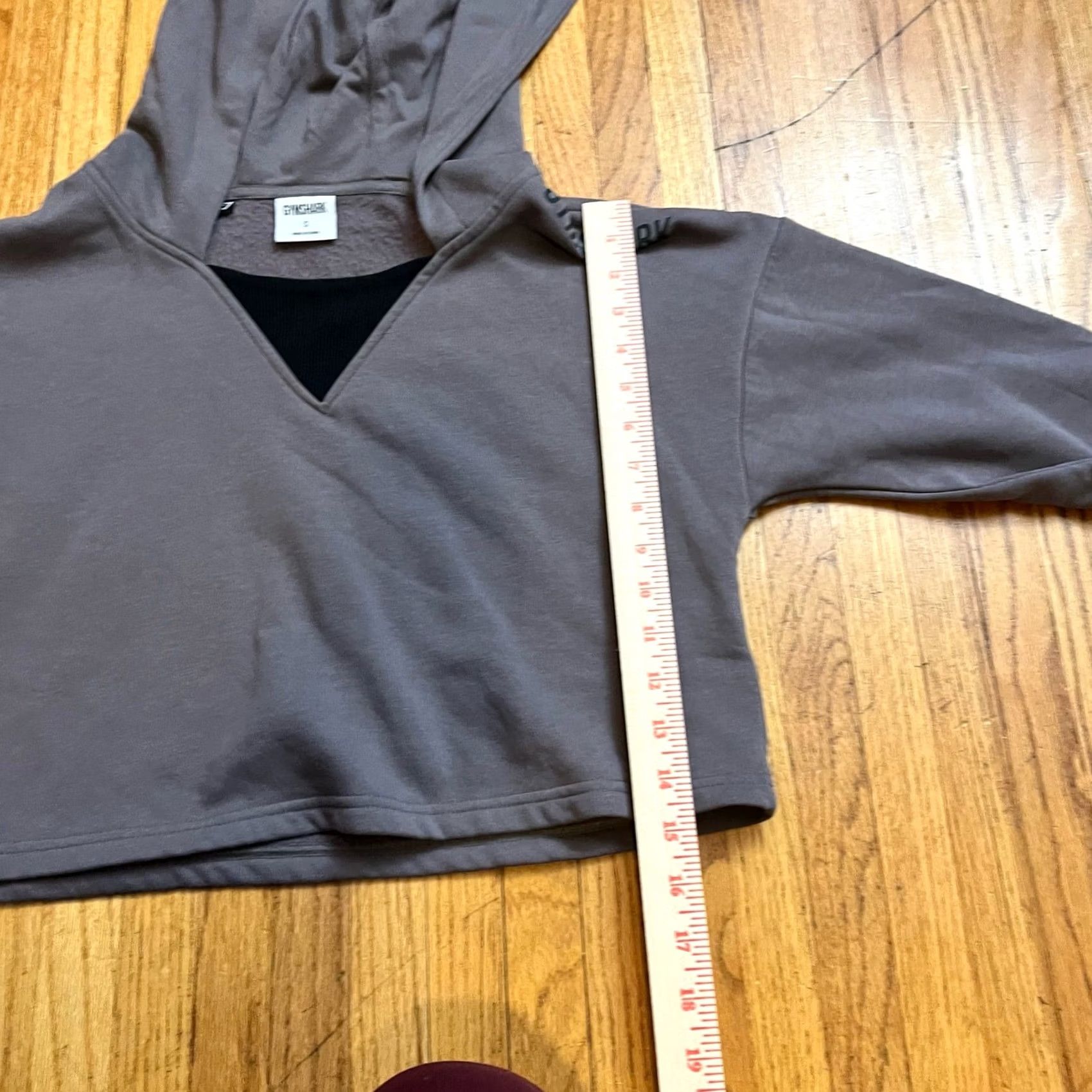 Gymshark Gymshark Hoodie Womens Small Cropped Sweatshirt Gray Purple S Womens Pullover Hoodie Cropped Sweatshirt Gray Purple Size S / US 4 / IT 40 - 7 Thumbnail