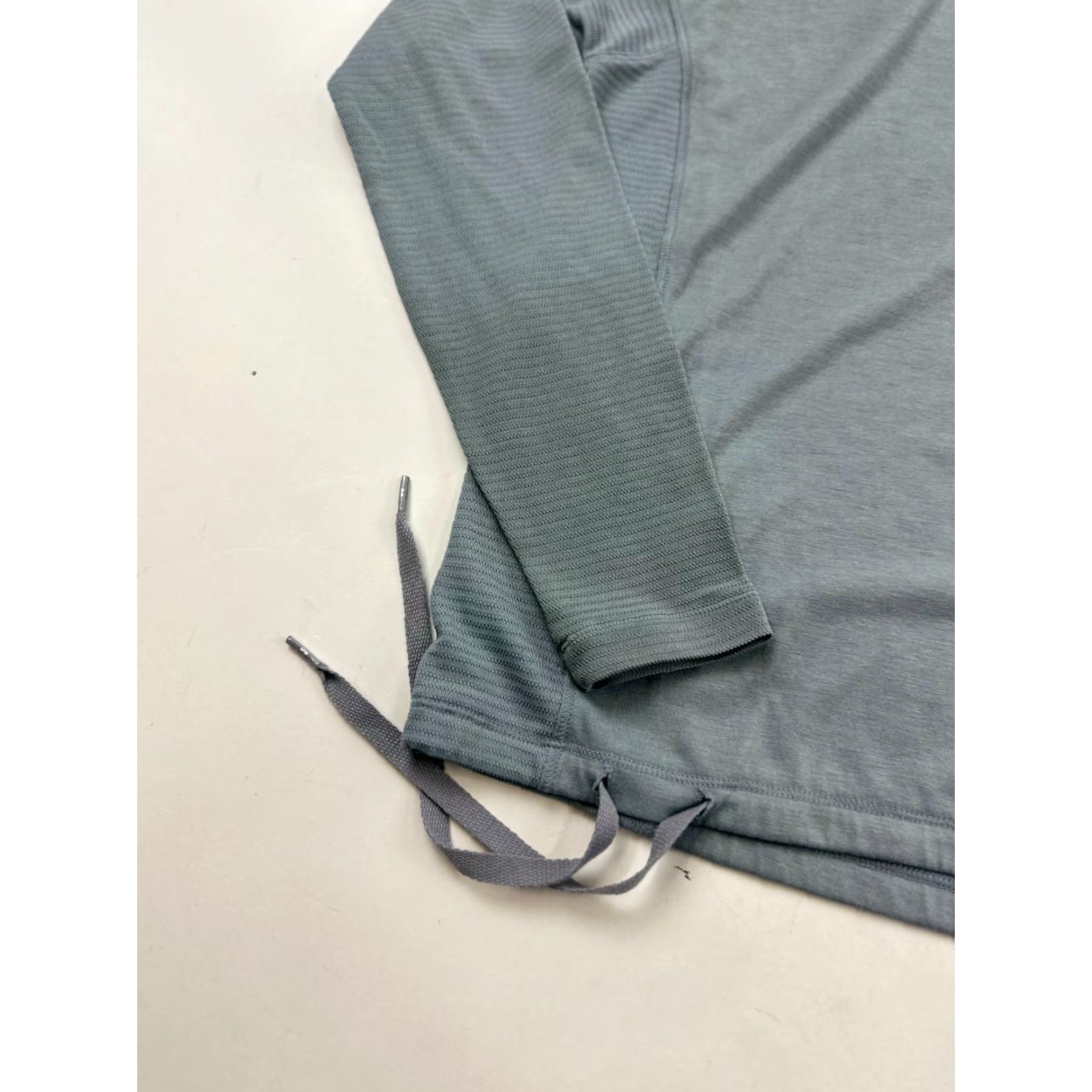 Under Armour Under Armour Shirt Womens L Large Gray Velocity Twist Loose HeatGear Hoodie Size M / US 6-8 / IT 42-44 - 3 Thumbnail