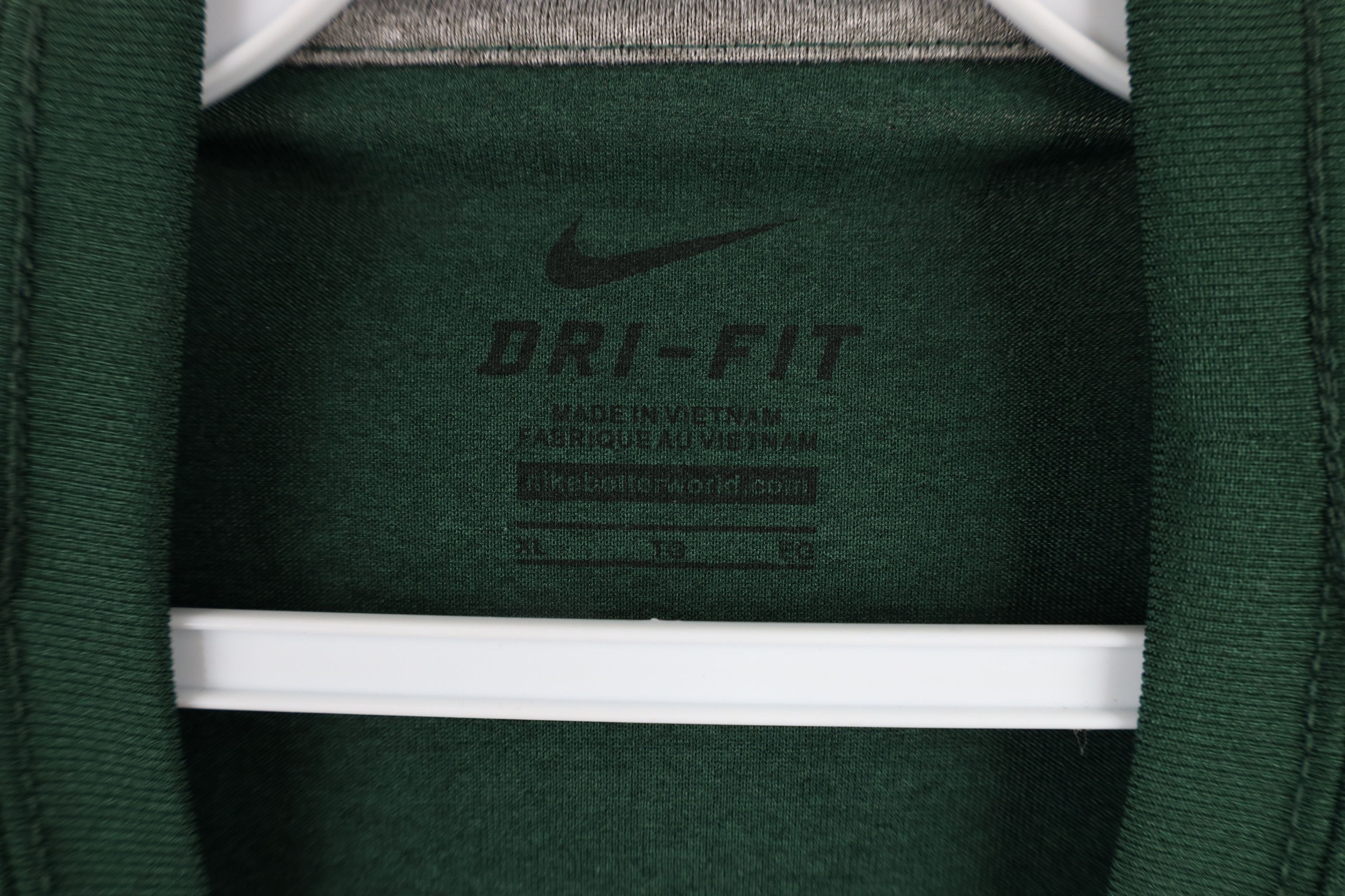 Nike Nike Center Swoosh Michigan State University T-Shirt Green Size US XL / EU 56 / 4 - 6 Thumbnail