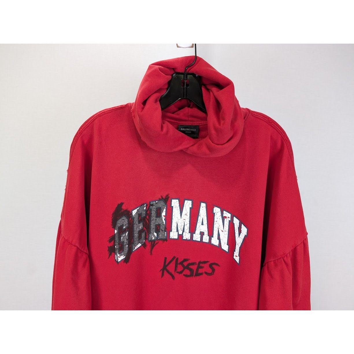 Balenciaga o1rshd1 Round Hoodie in Faded Red Size US S / EU 44-46 / 1 - 5 Thumbnail
