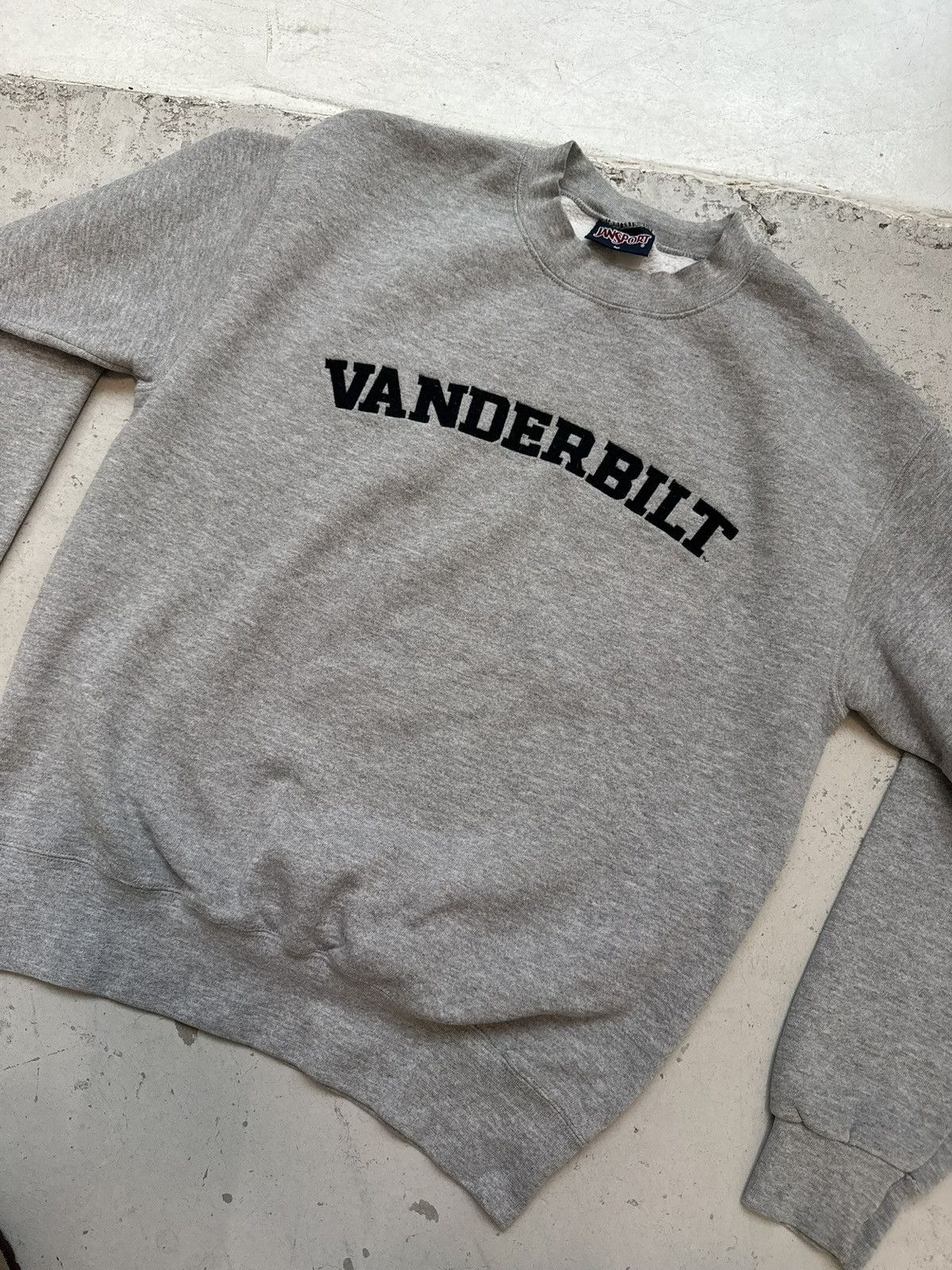 NCAA Vintage Vanderbilt University Embroidered Crewneck Medium Size US M / EU 48-50 / 2 - 6 Thumbnail