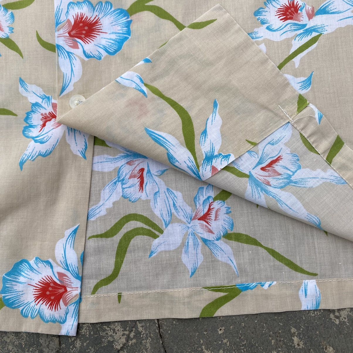 Vintage 1980s Hawaii Floral cotton shirt Size US L / EU 52-54 / 3 - 4 Thumbnail
