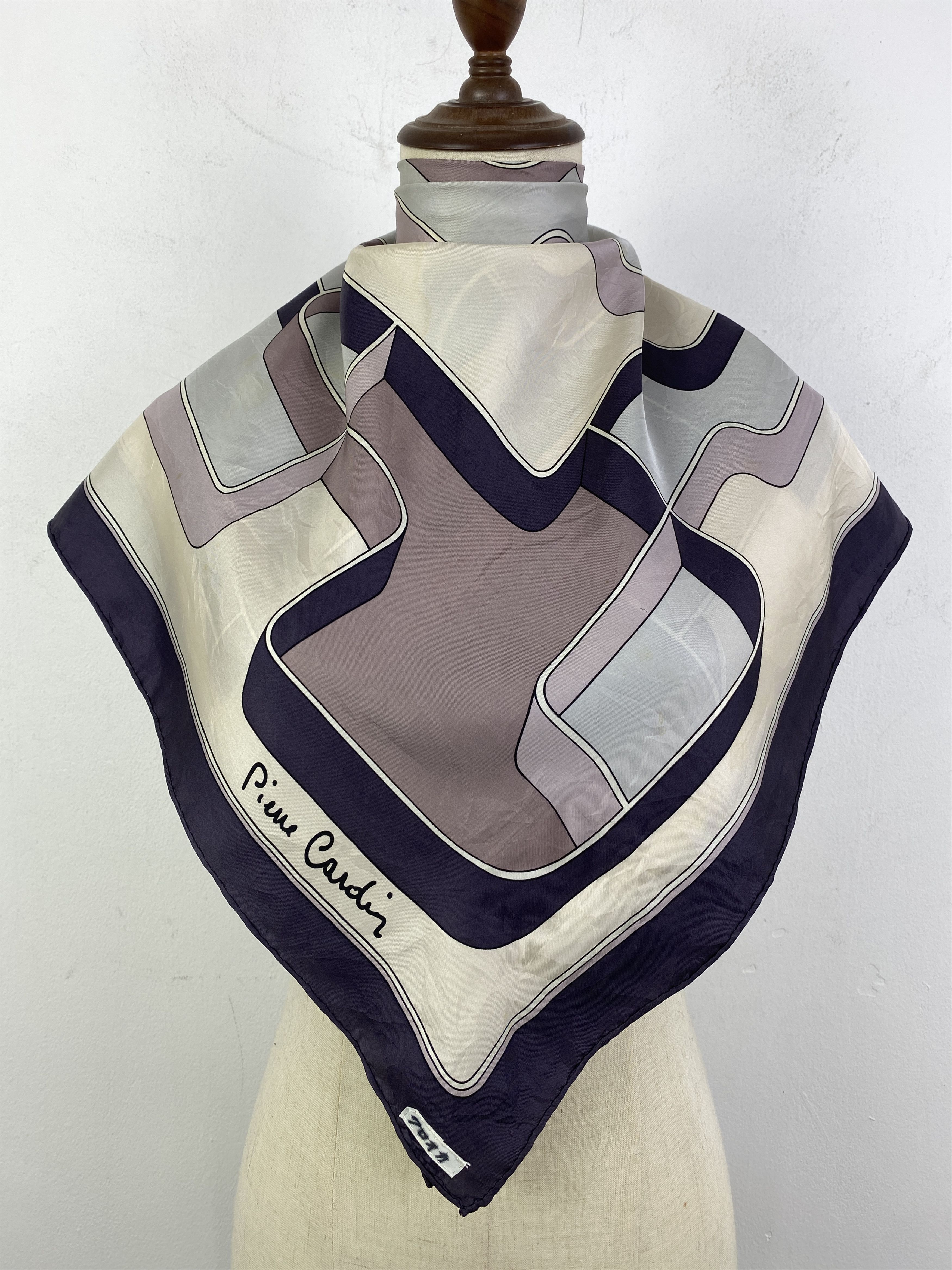 Pierre Cardin Pierre Cardin Silk Shawl / Silk Scarf SN0242 Size ONE SIZE - 1 Thumbnail