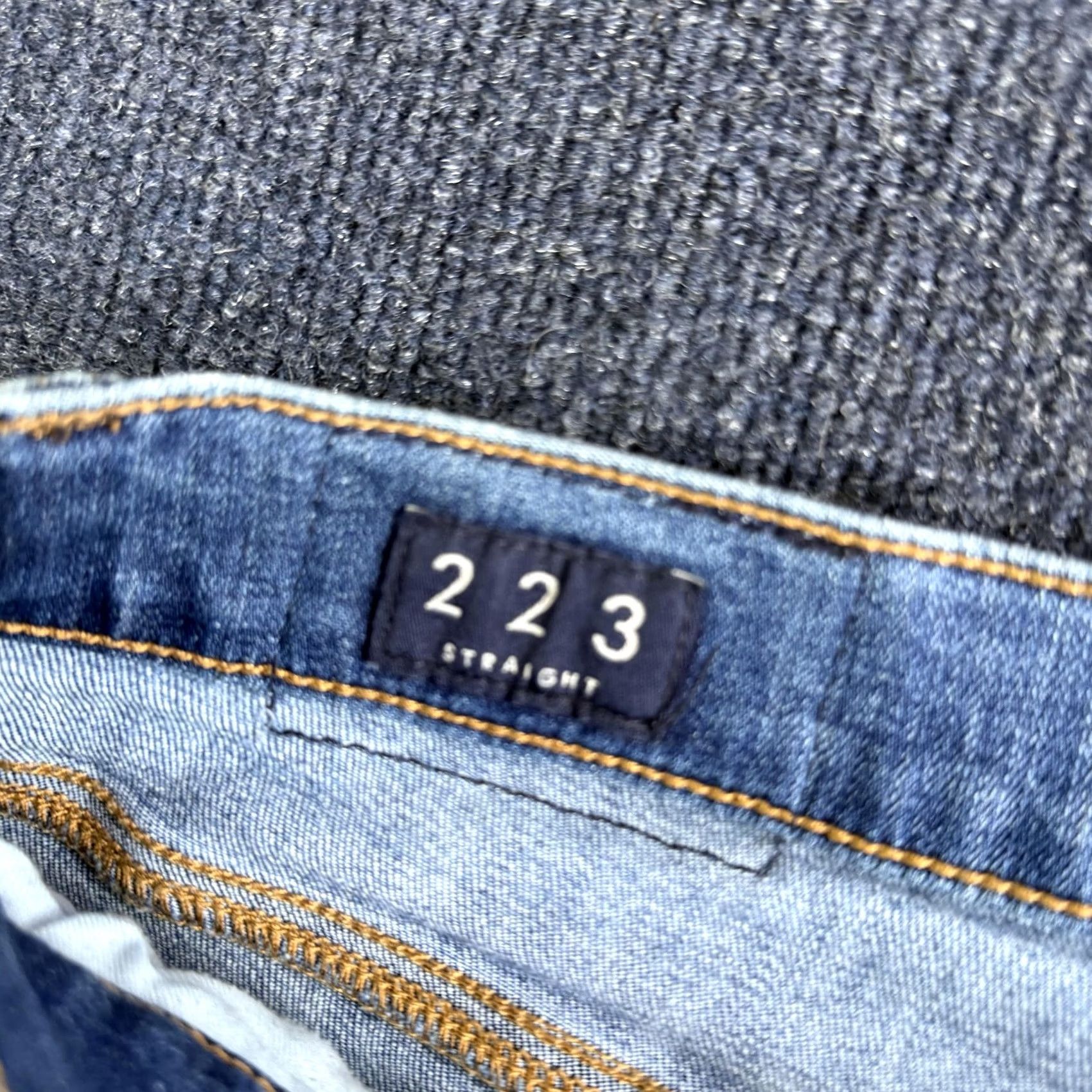 Lucky Brand Lucky Brand 223 Straight Jeans Mens 34x30 Medium Wash Blue Denim For Repair Size US 34 / EU 50 - 6 Thumbnail