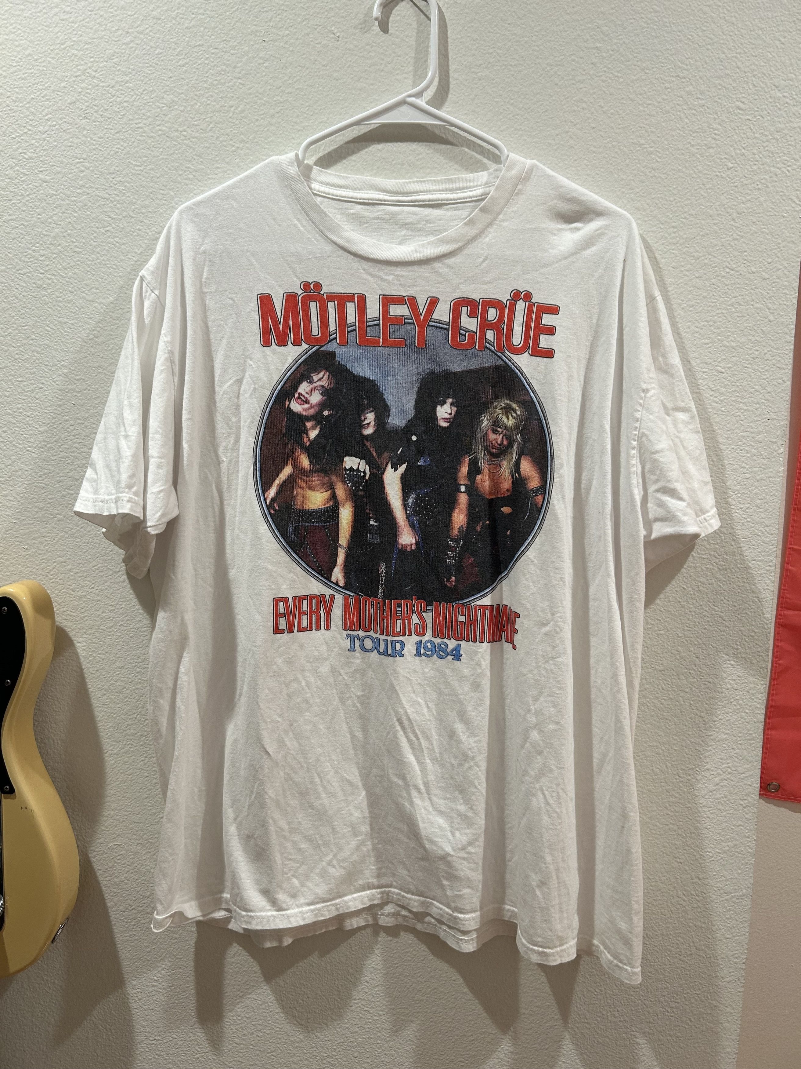 Band Tees Motley Crue tee reprint Size US L / EU 52-54 / 3 - 3 Thumbnail