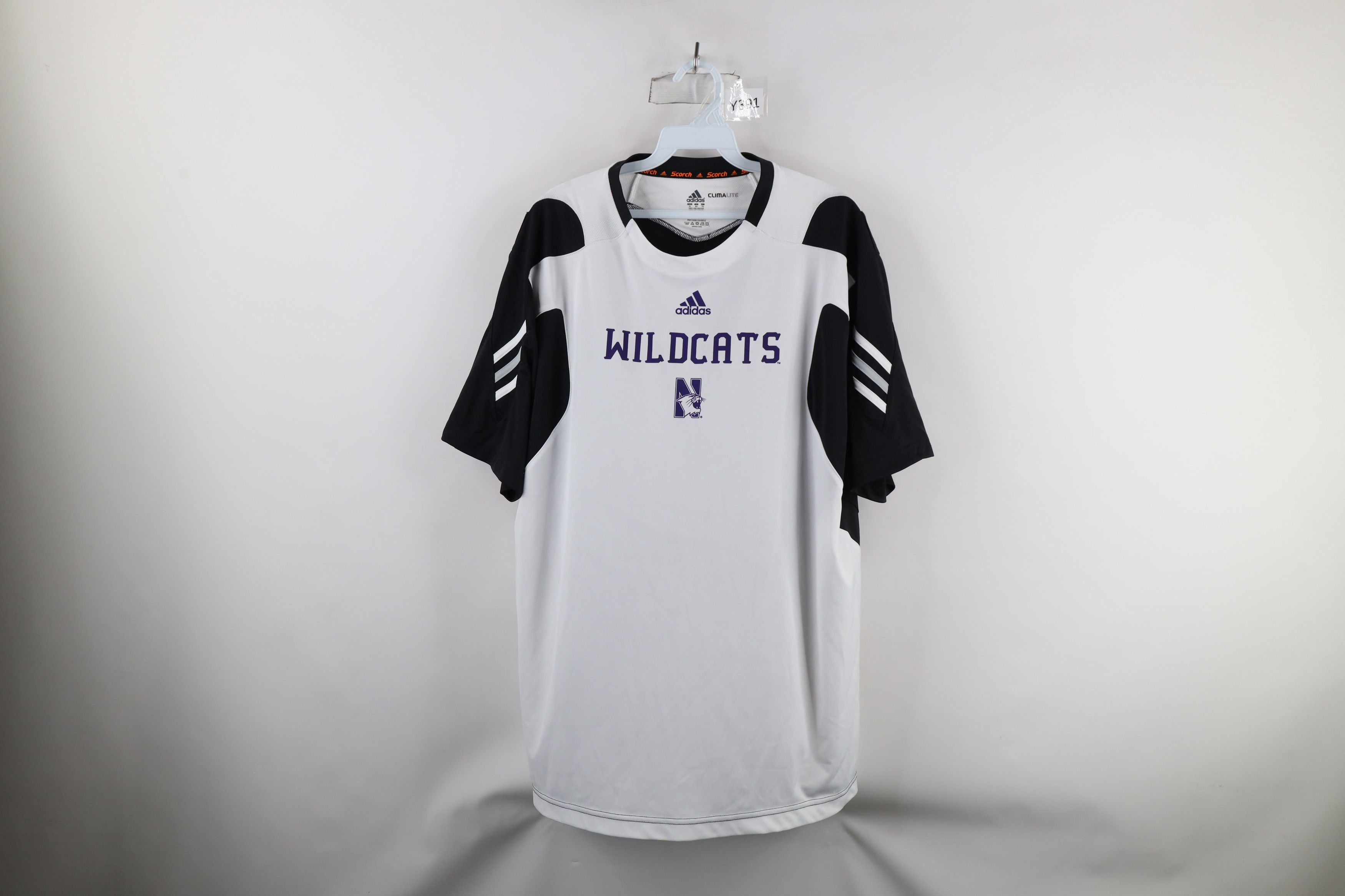 Adidas × Vintage Adidas Team Issue Northwestern University Football T-Shirt Size US XL / EU 56 / 4 - 1 Thumbnail