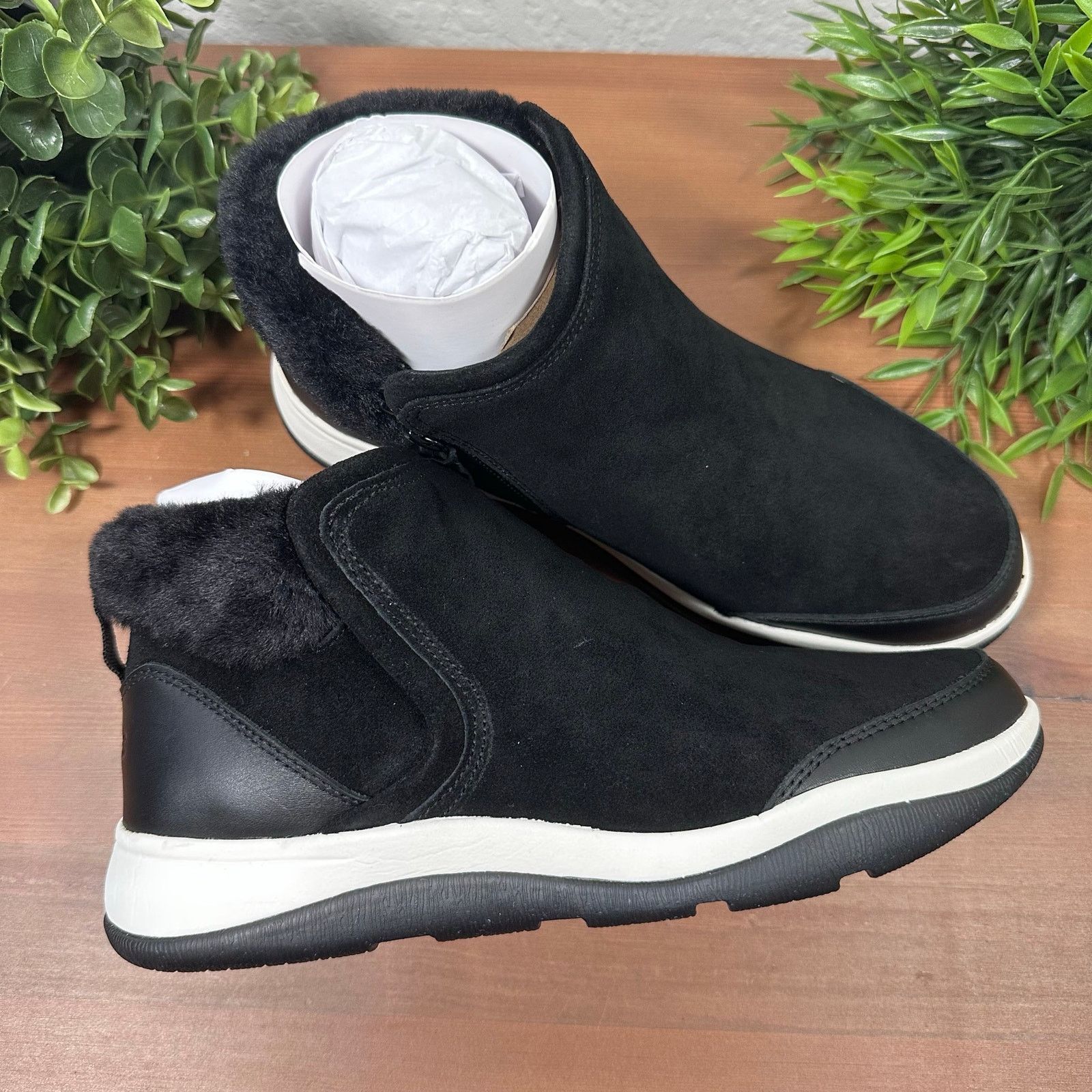 Vionic Vionic Norwood Water-Repellent Suede Boots Black Size 7.5 Size US 7.5 / IT 37.5 - 1 Thumbnail