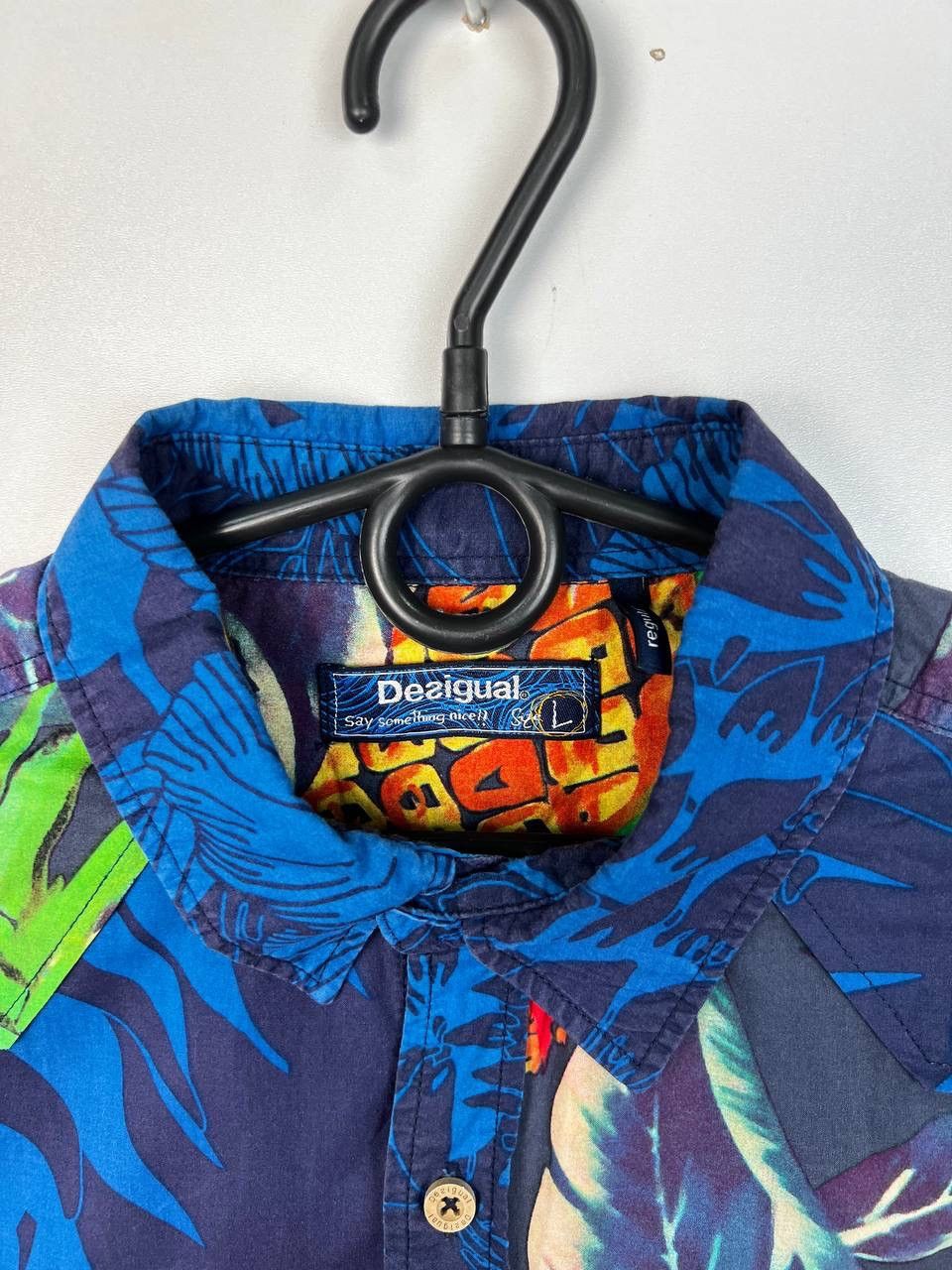 Desigual Desigual luxury crazy shirts size L Size US L / EU 52-54 / 3 - 3 Thumbnail