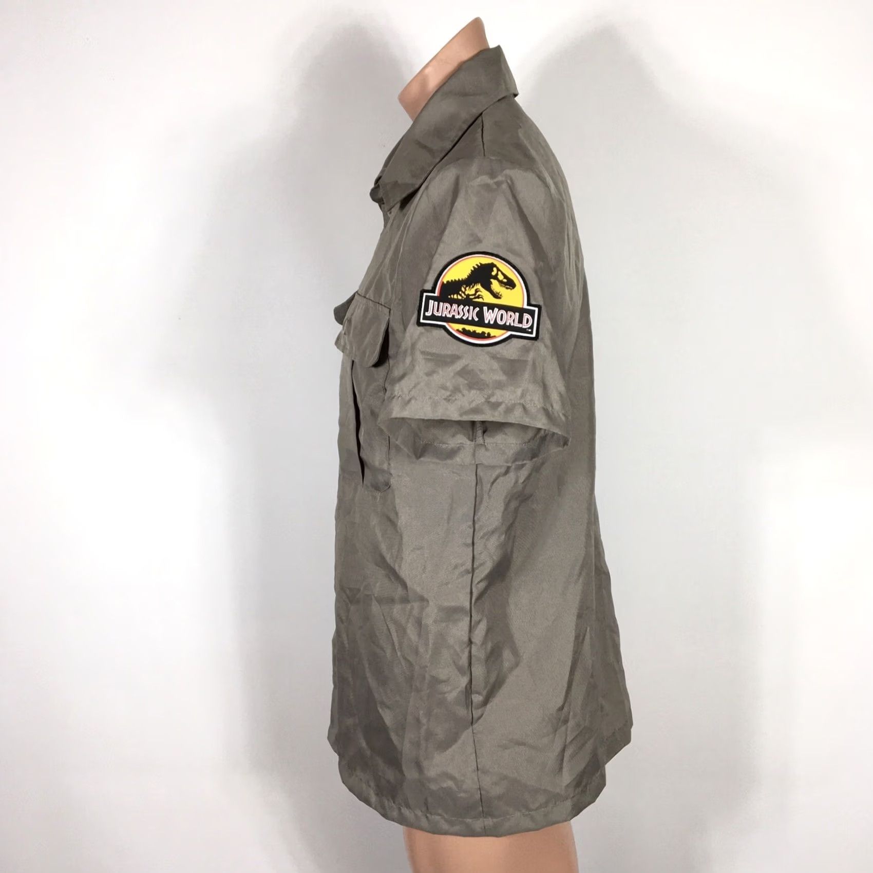 Vintage Jurassic World Mens M Gray Greige Park Specialist Employee Costume Universal Short Sleeve Button-Up Shirt Casual Travel Regular Fit Mens Size US M / EU 48-50 / 2 - 5 Thumbnail