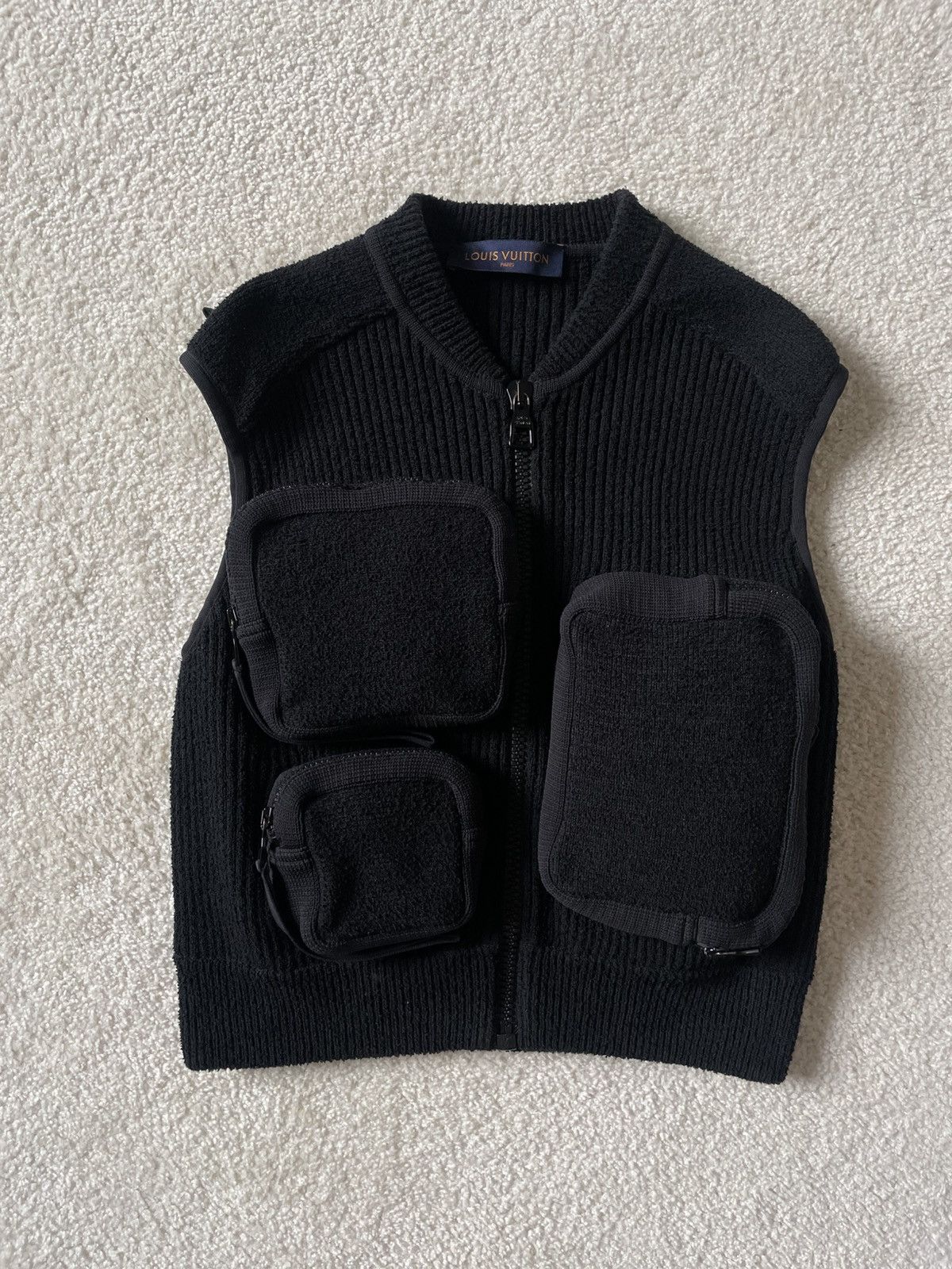 Louis Vuitton Louis vuitton x Virgil abloh Multi Pocket 3D vest Black Size US S / EU 44-46 / 1 - 4 Thumbnail