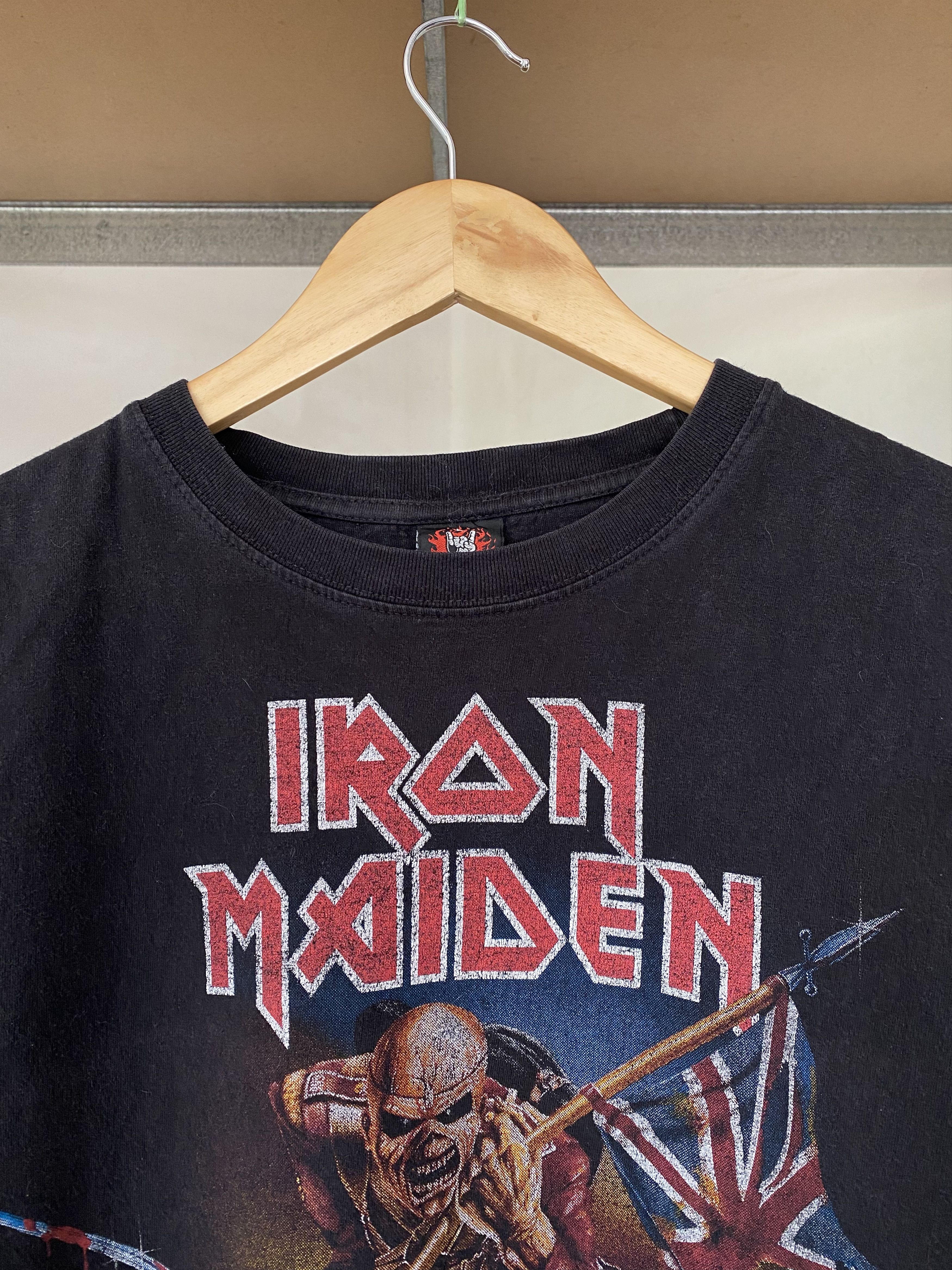 Band Tees Vintage 2000s Iron Maiden The Trooper Rock Band T-shirt Size US L / EU 52-54 / 3 - 3 Thumbnail