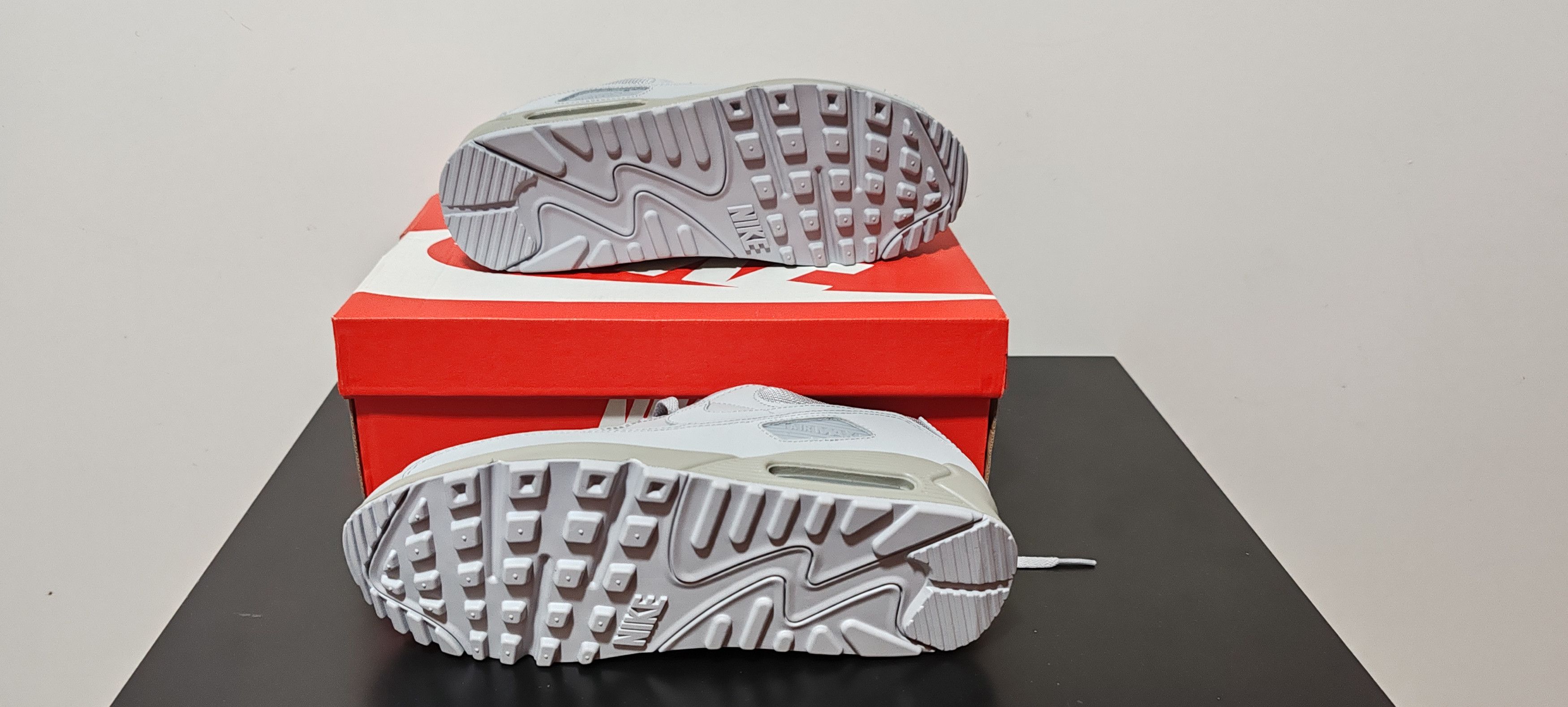 Nike AIR MAX 90 Size US 12 / EU 45 - 3 Thumbnail