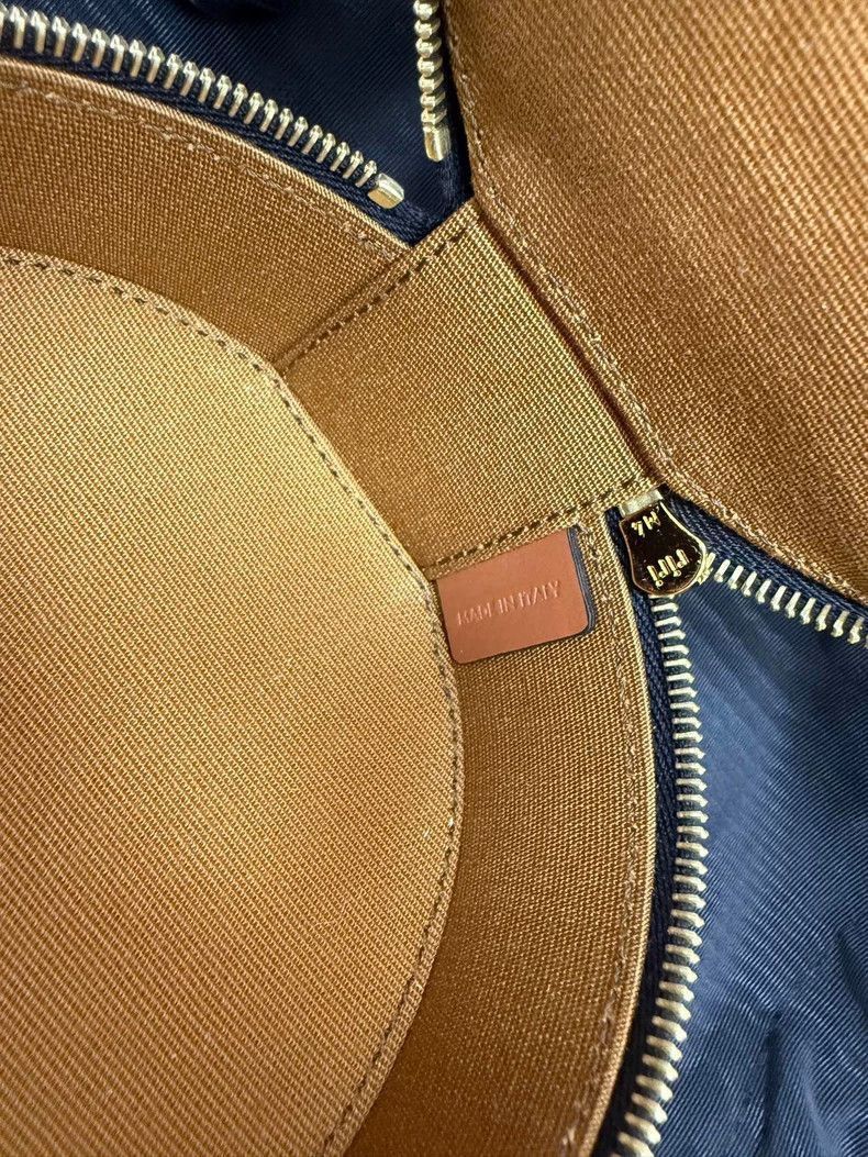 Celine Celine Round Jewelry and Makeup Box Size ONE SIZE - 7 Thumbnail