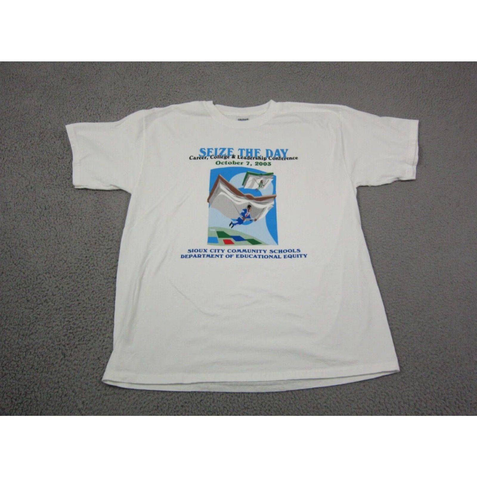 Gildan VINTAGE Gildan Shirt Mens XL White Short Sleeve Crew Neck T-Shirt Reading Books Library 70s 80s 90s City Classic Mens Size US XL / EU 56 / 4 - 2 Thumbnail