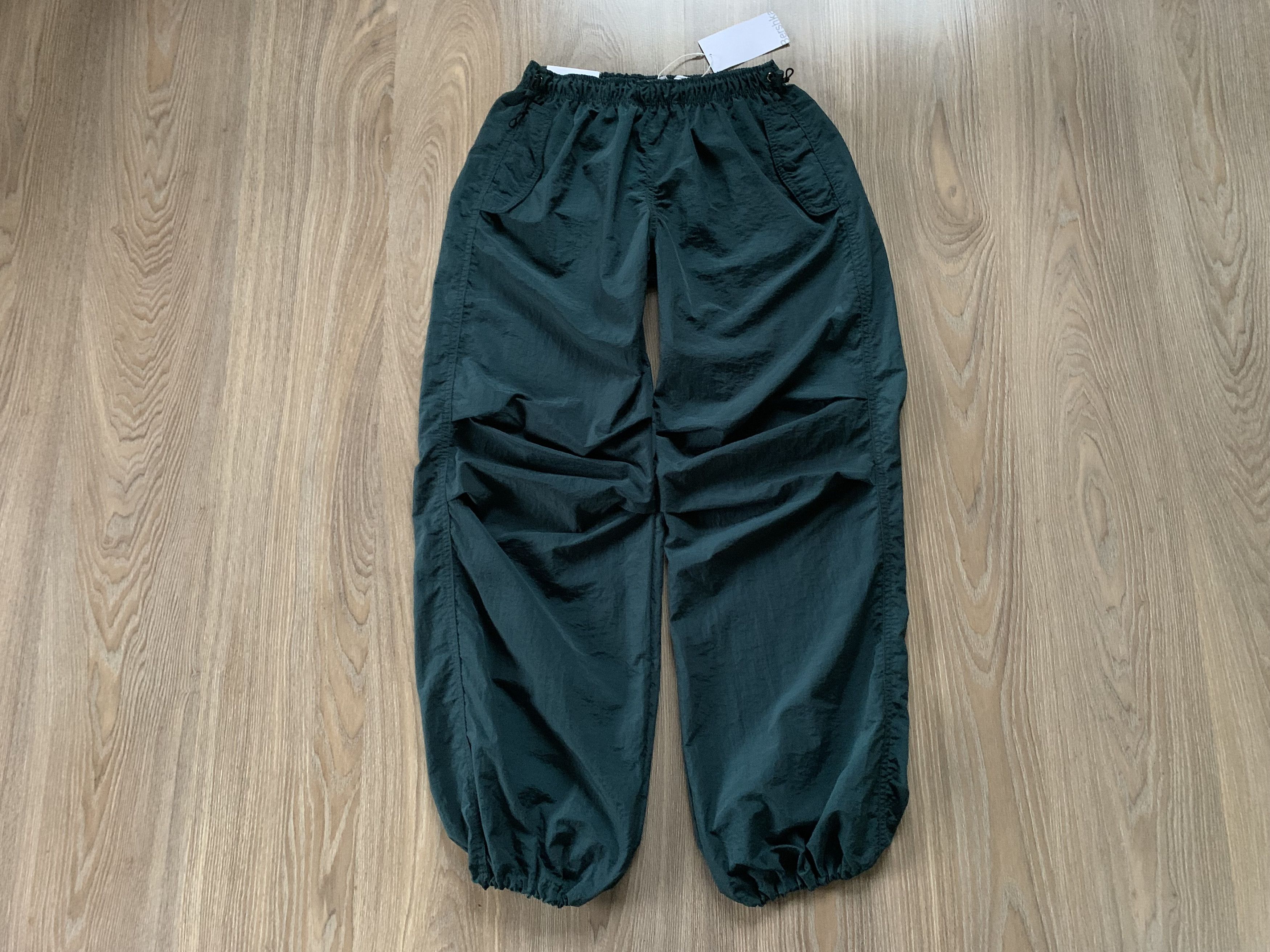 Bershka Bershka Parachute Cargo Pants Elastic Waist Size 28" / US 6 / IT 42 - 2 Thumbnail