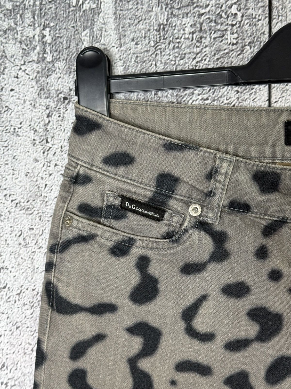 Dolce & Gabbana Y2K Dolce & Gabbana Jeans Leopard Print D&G Logo Denim Pants Size 25" / US 0 / IT 36 - 8 Thumbnail