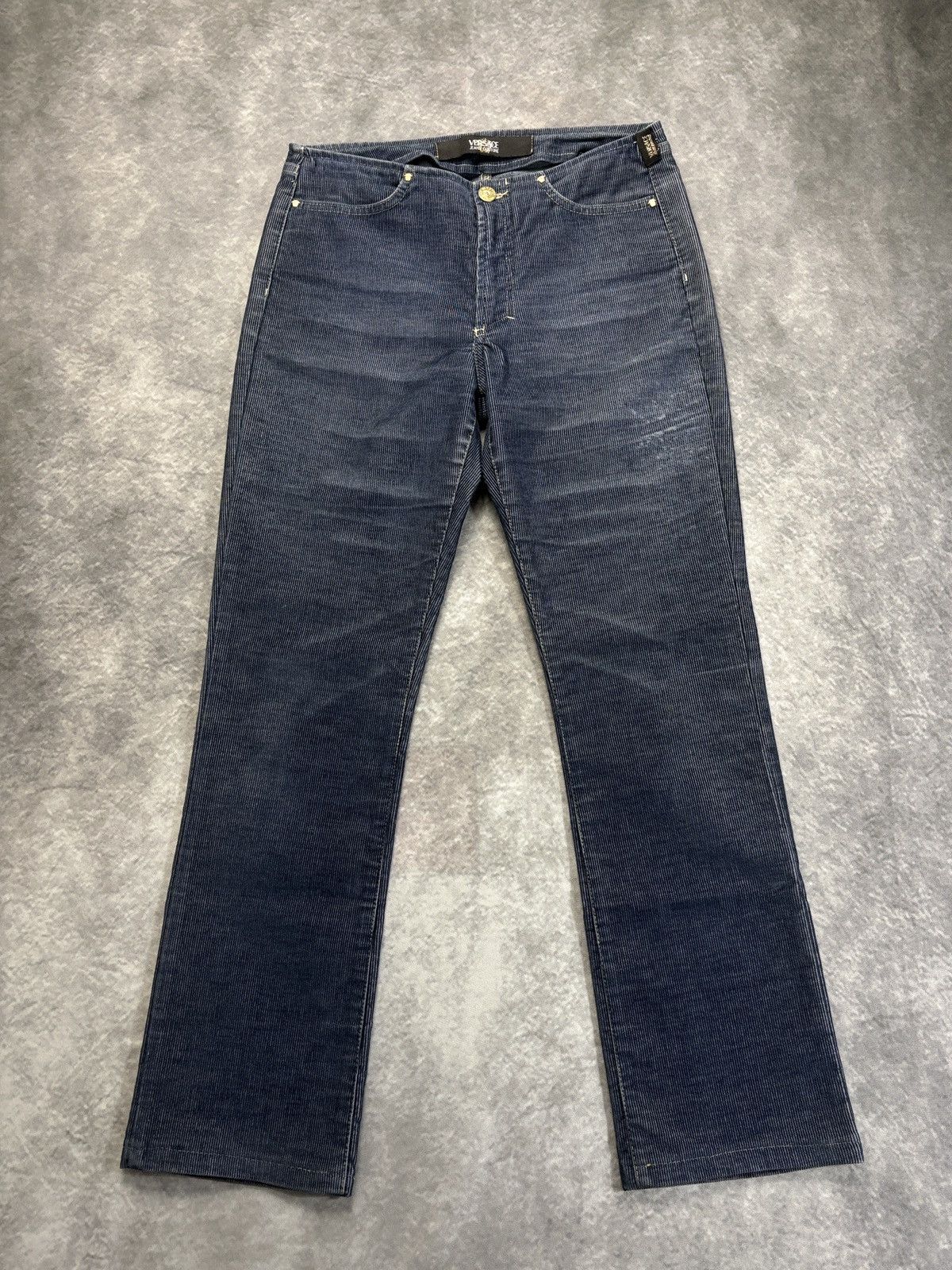 Versace × Versace Jeans Couture × Vintage Vintage Versace Jeans Couture Corduroy Trousers 1990s 2000s Size 28" / US 6 / IT 42 - 13 Thumbnail
