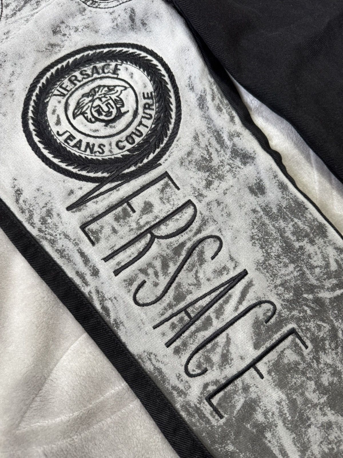 Versace Versace Jeans Couture Vintage 90S Big Logo Cowboy Jeans 30 Size US 30 / EU 46 - 6 Thumbnail