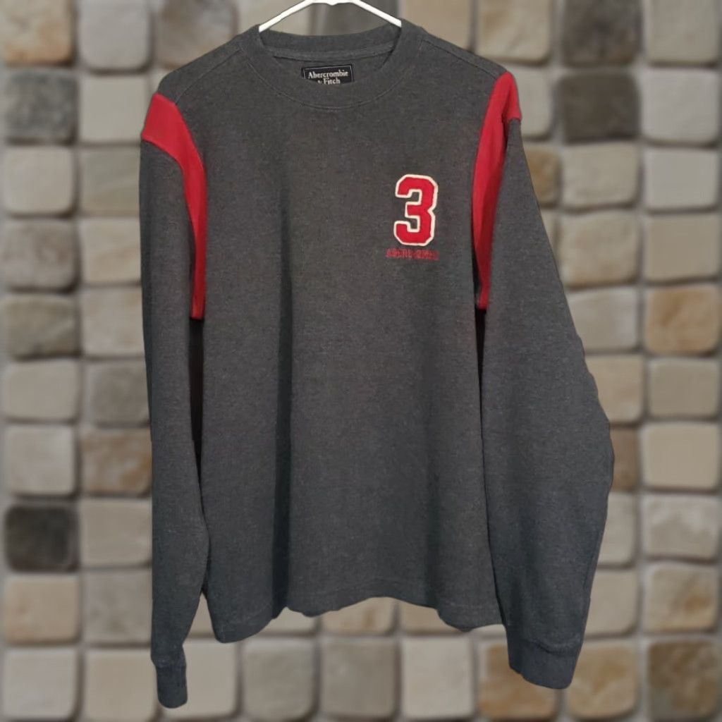 Abercrombie & Fitch Abercrombie & Fitch XL Mens Muscle Crew Neck Sweater Gray Red Cotton Knit Logo VINTAGE (if applicable) Mens Size US XL / EU 56 / 4 - 1 Thumbnail
