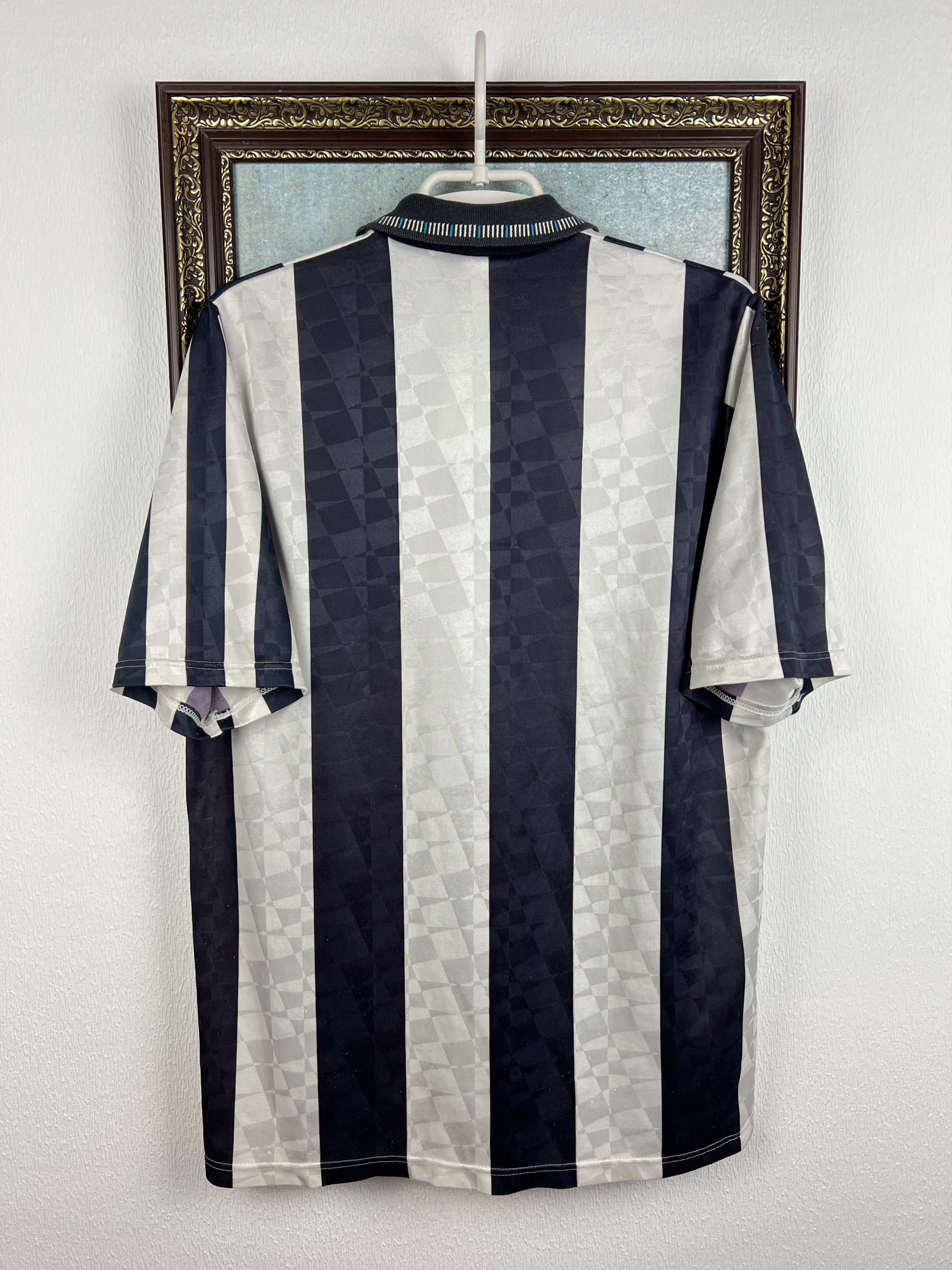 Umbro Newcastle Home football shirt 1990 Soccer Jersey Trikot Rare Size US M / EU 48-50 / 2 - 8 Thumbnail