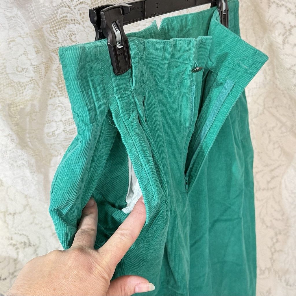 Vintage VTG 70s 80s SMALL MEDIUM Corduroy High Rise Tapered Wide Leg Size 30" / US 8 / IT 44 - 9 Thumbnail