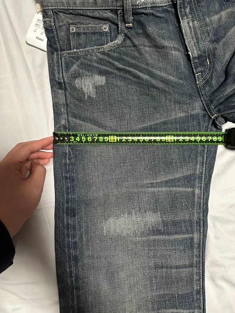 Neighborhood Neighborhood size L Jeans Size US 27 - 8 Thumbnail