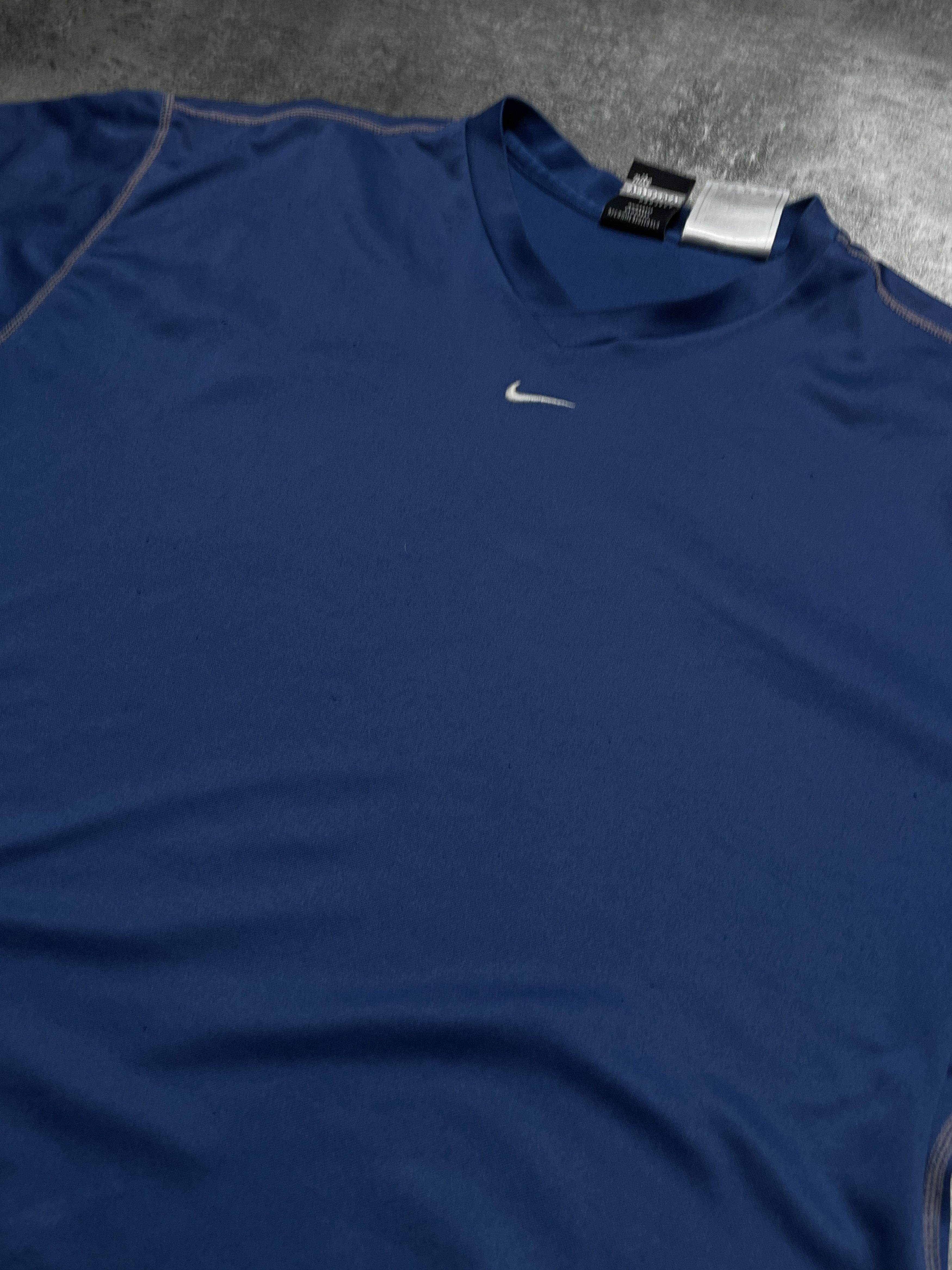 Nike ❗️RARE❗️Nike Vintage 90s T-Shirt Made In USA Center Swoosh Size US L / EU 52-54 / 3 - 9 Thumbnail