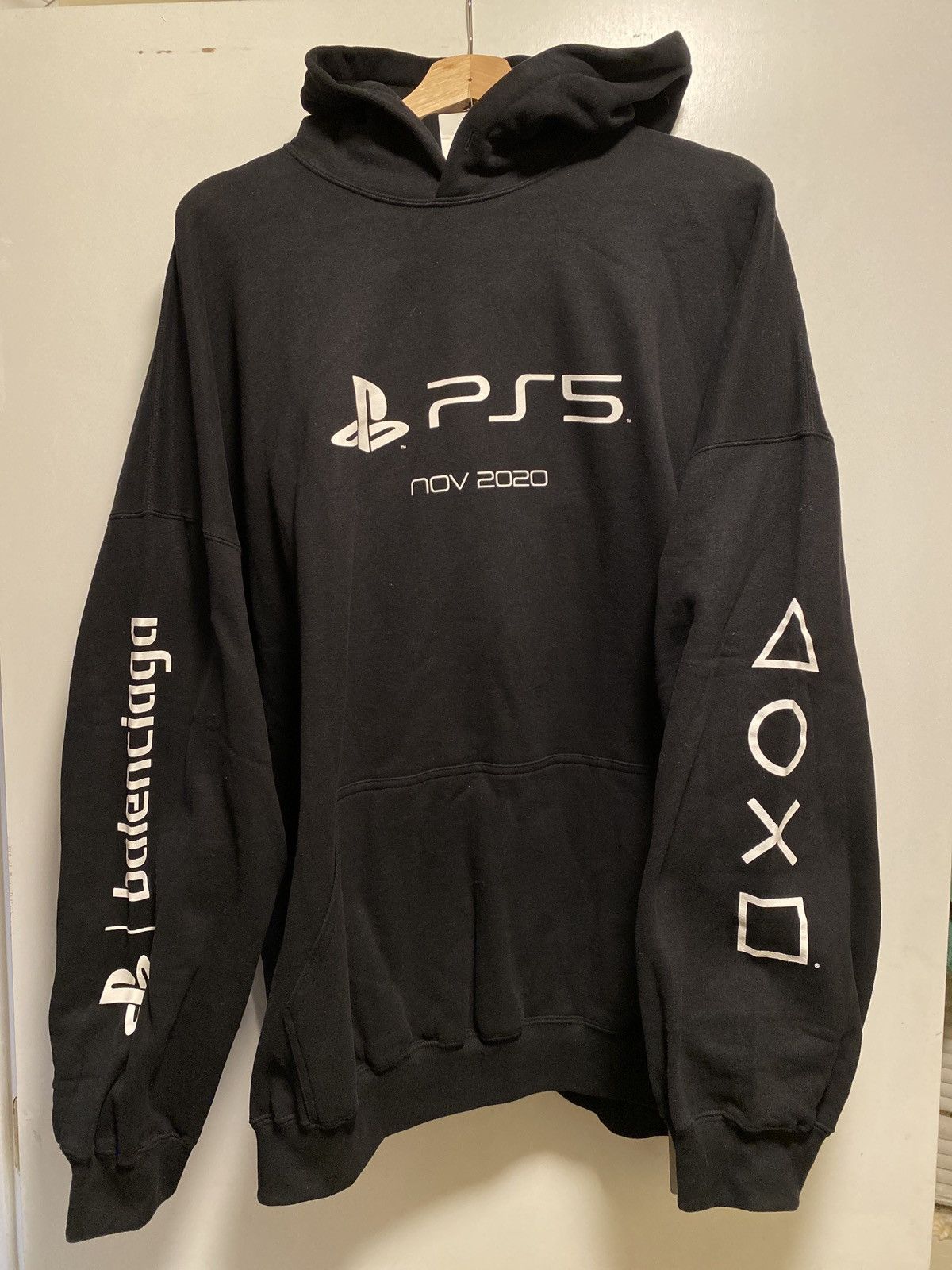 Balenciaga × Playstation Balenciaga PlayStation Oversize Cotton Hoodie Size US S / EU 44-46 / 1 - 1 Thumbnail
