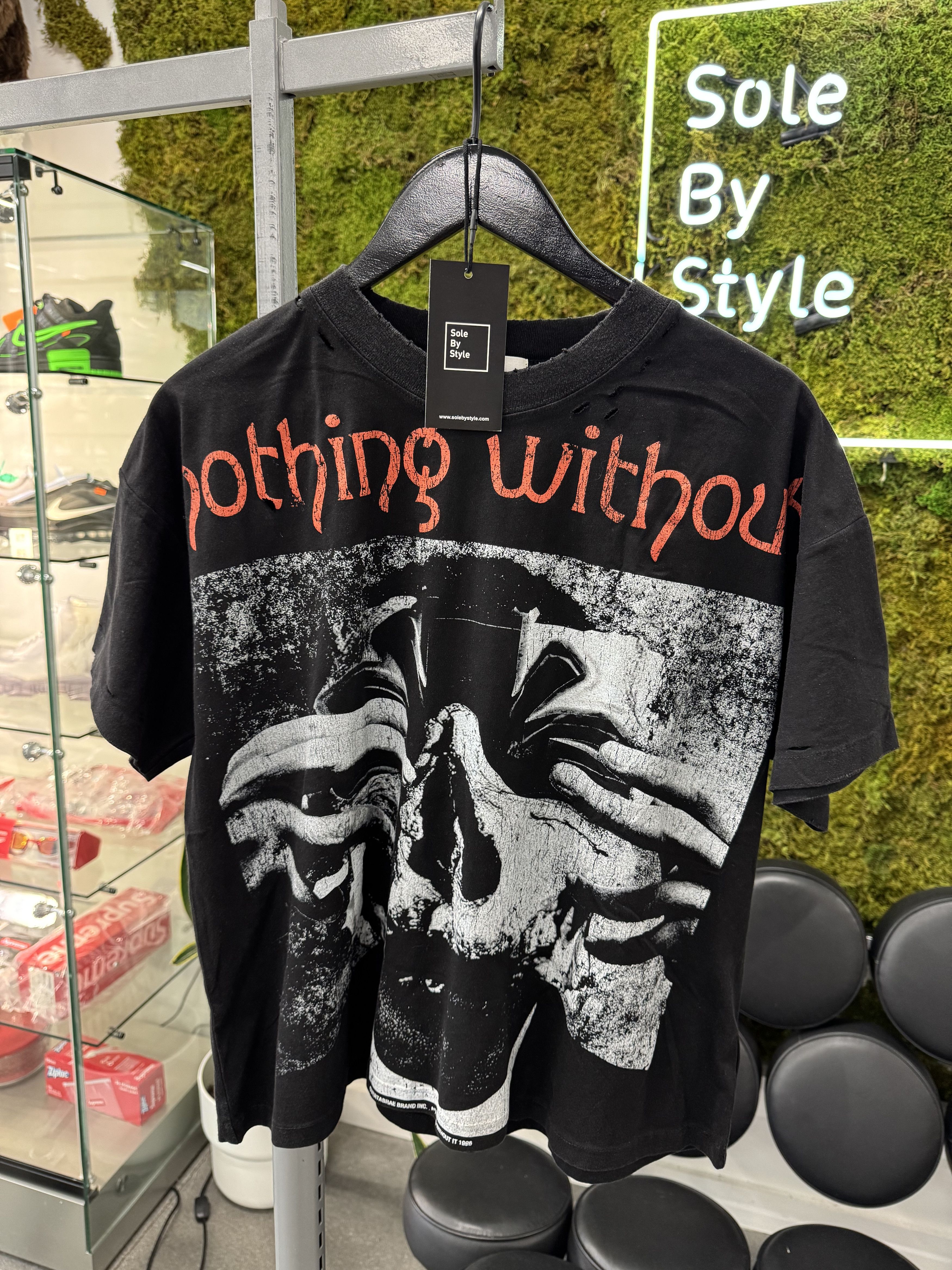 Vertabrae Pressure Point Distressed Tee Vintage Black