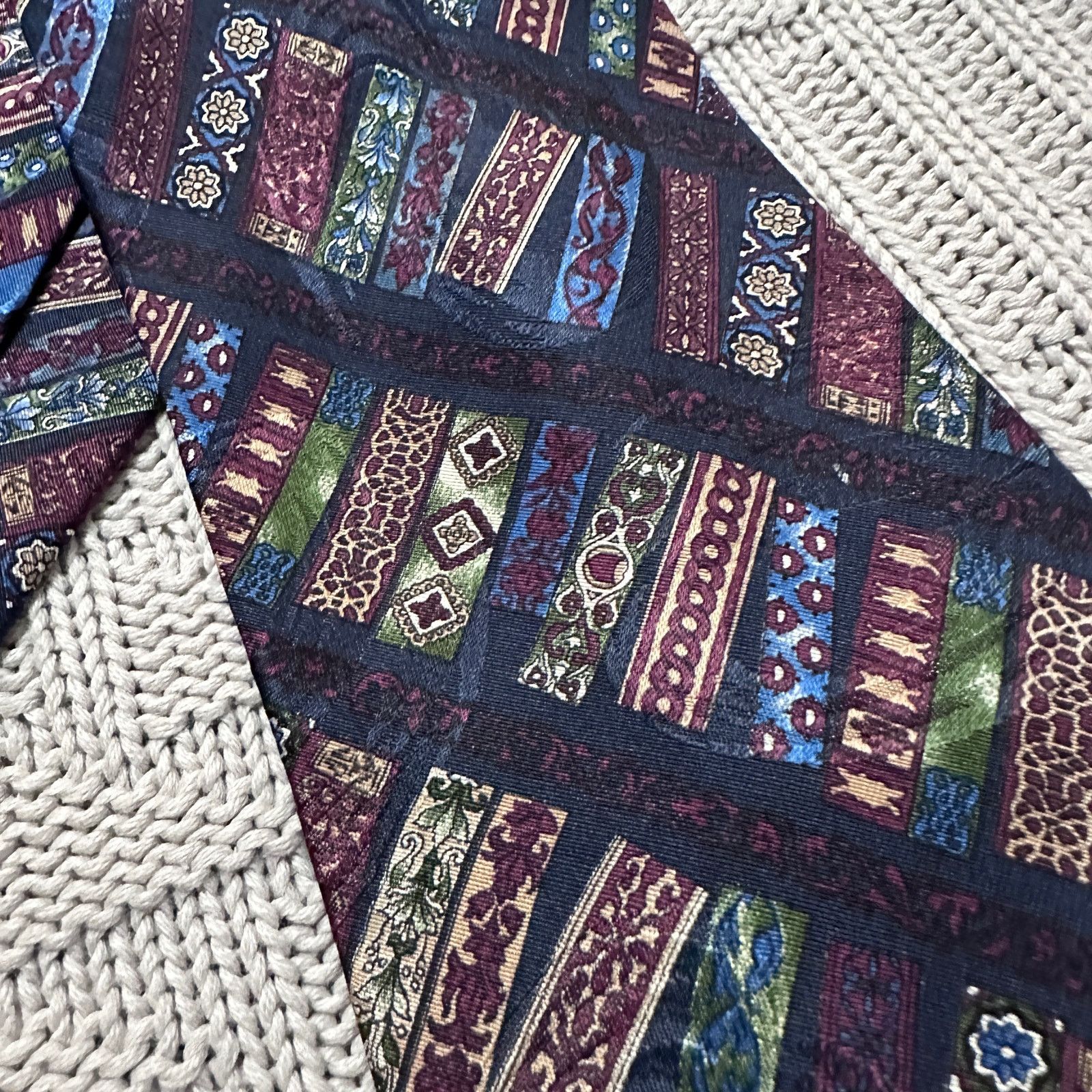 Vintage Vintage R. Juliano navy patterned silk men's tie Made in USA Size ONE SIZE - 2 Thumbnail