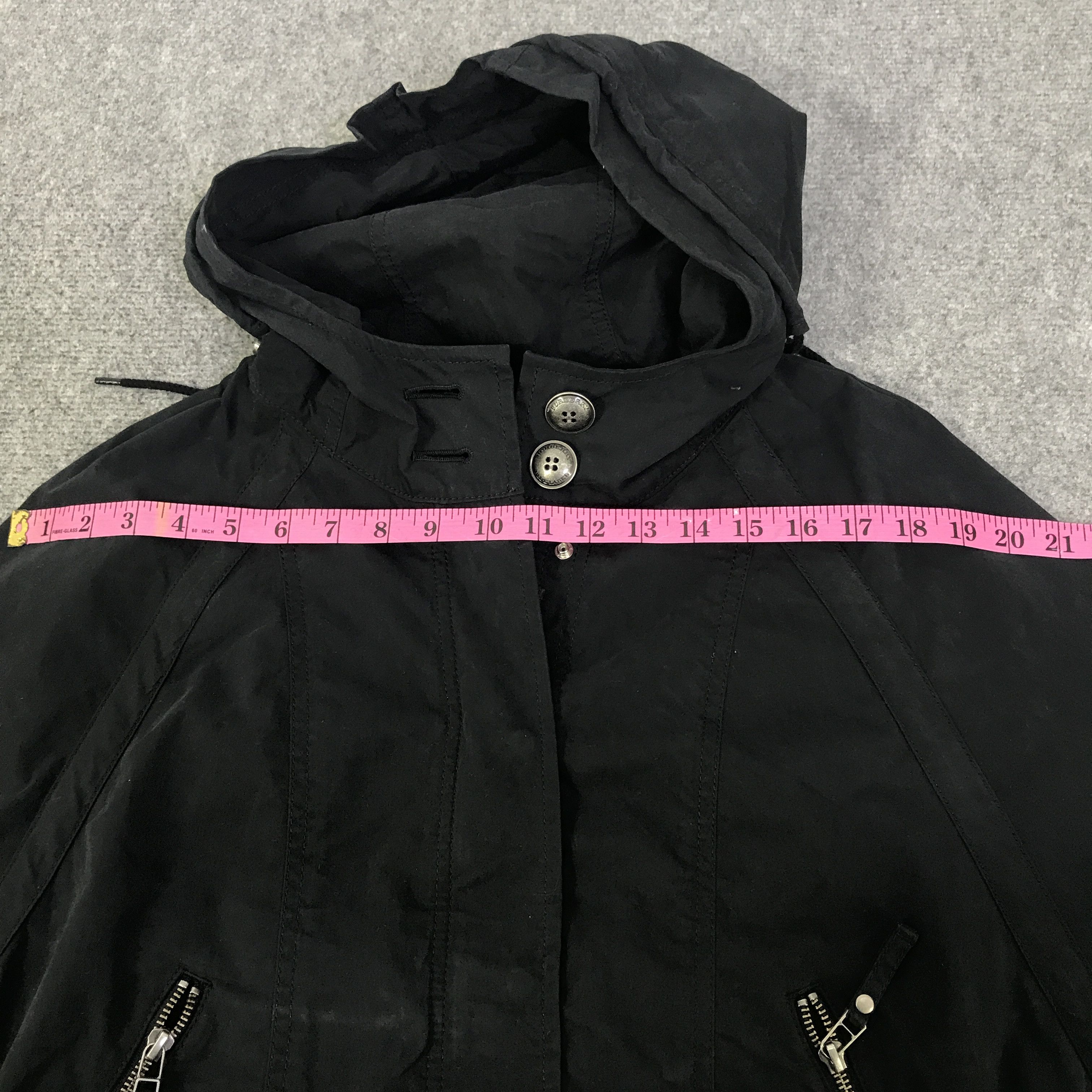 Burberry Burberry Blue Label Cropped design Black jacket K88B12 Size US M / EU 48-50 / 2 - 6 Thumbnail