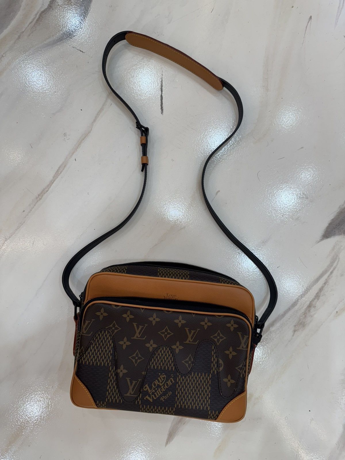 Louis Vuitton Louis Vuitton Nile Messenger PM shoulder Bag Black Size ONE SIZE - 2 Thumbnail