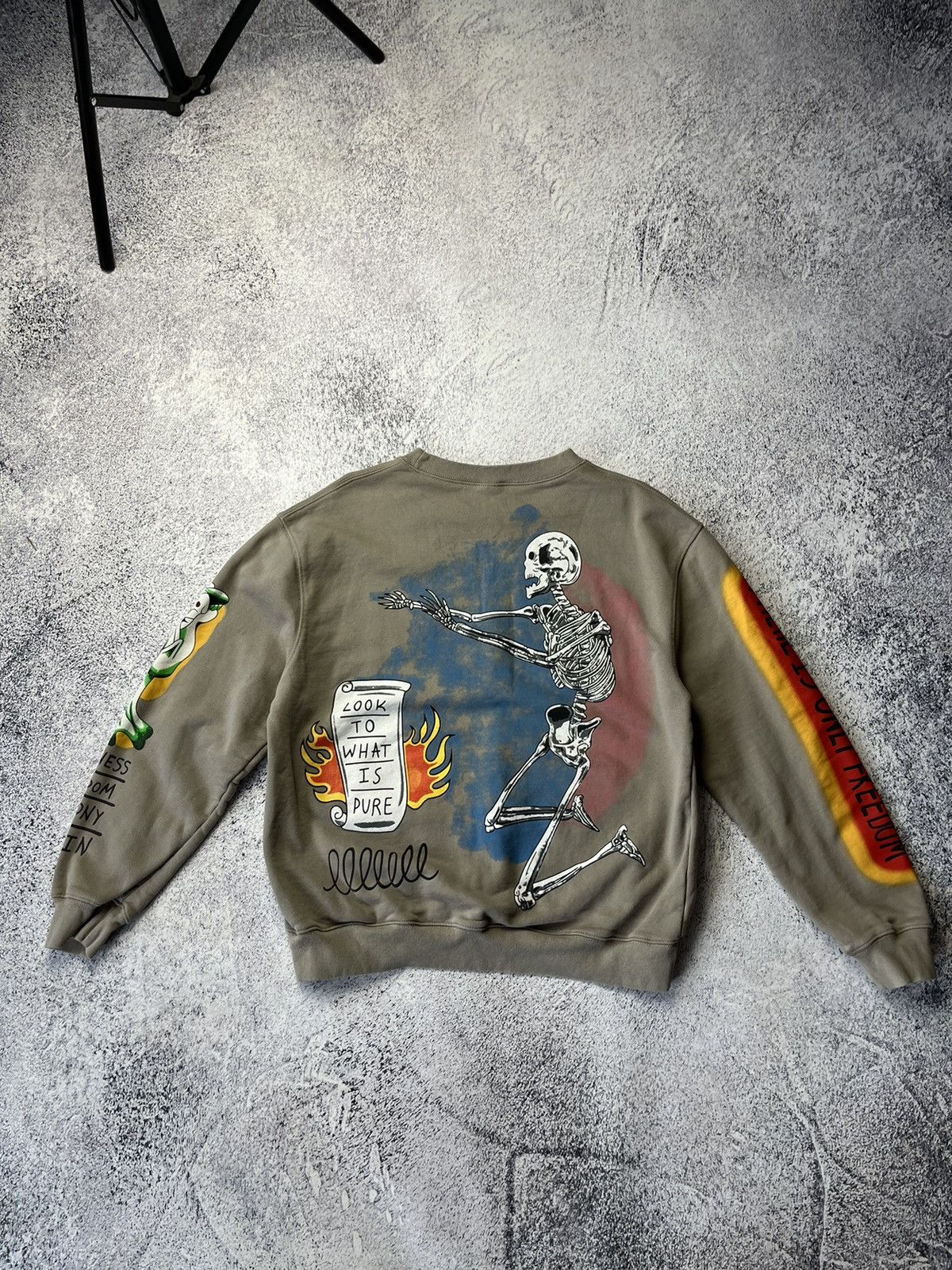 Vintage Vintage Kanye I Am Loving Awareness Sweatshirt Size US M / EU 48-50 / 2 - 15 Thumbnail