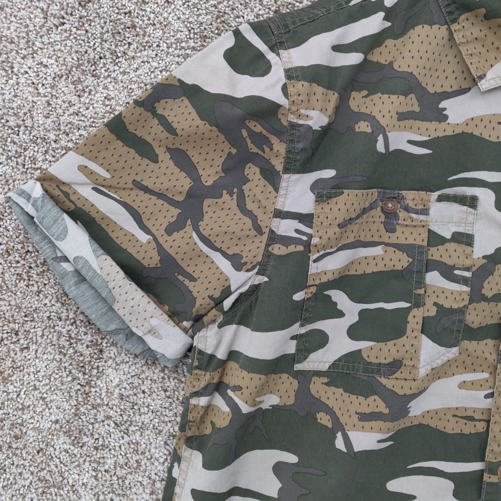 Brixton Brixton Shirt Mens M Camouflage Short Sleeve Button-Up Relaxed Fit Casual Skate Army 90s Colorful Multicolor Cotton Nylon Spandex Knit Size US M / EU 48-50 / 2 - 3 Thumbnail